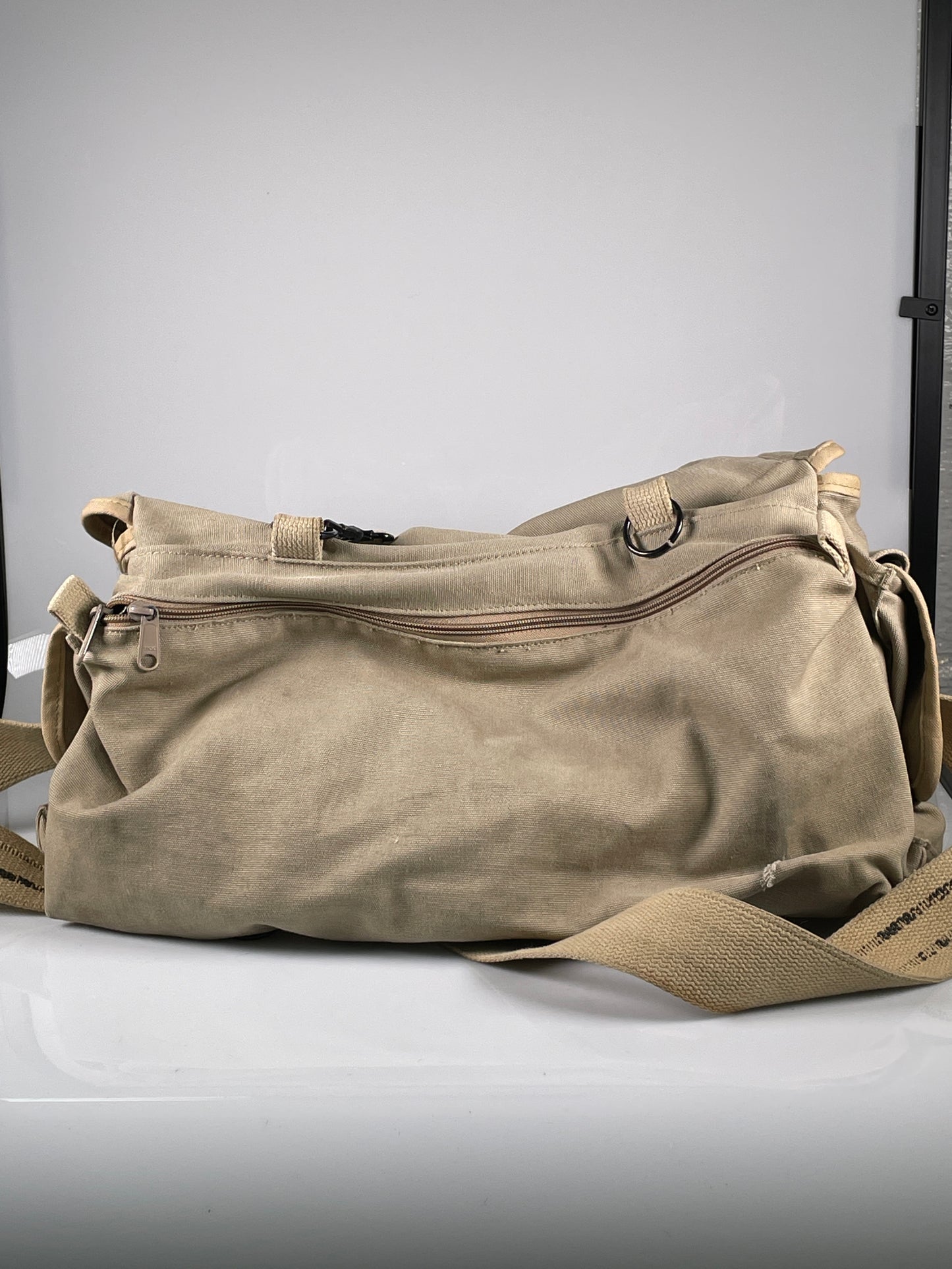 DOMKE ORIGINAL CAMERA SHOULDER BAG IN TAN, NICE & CLEAN