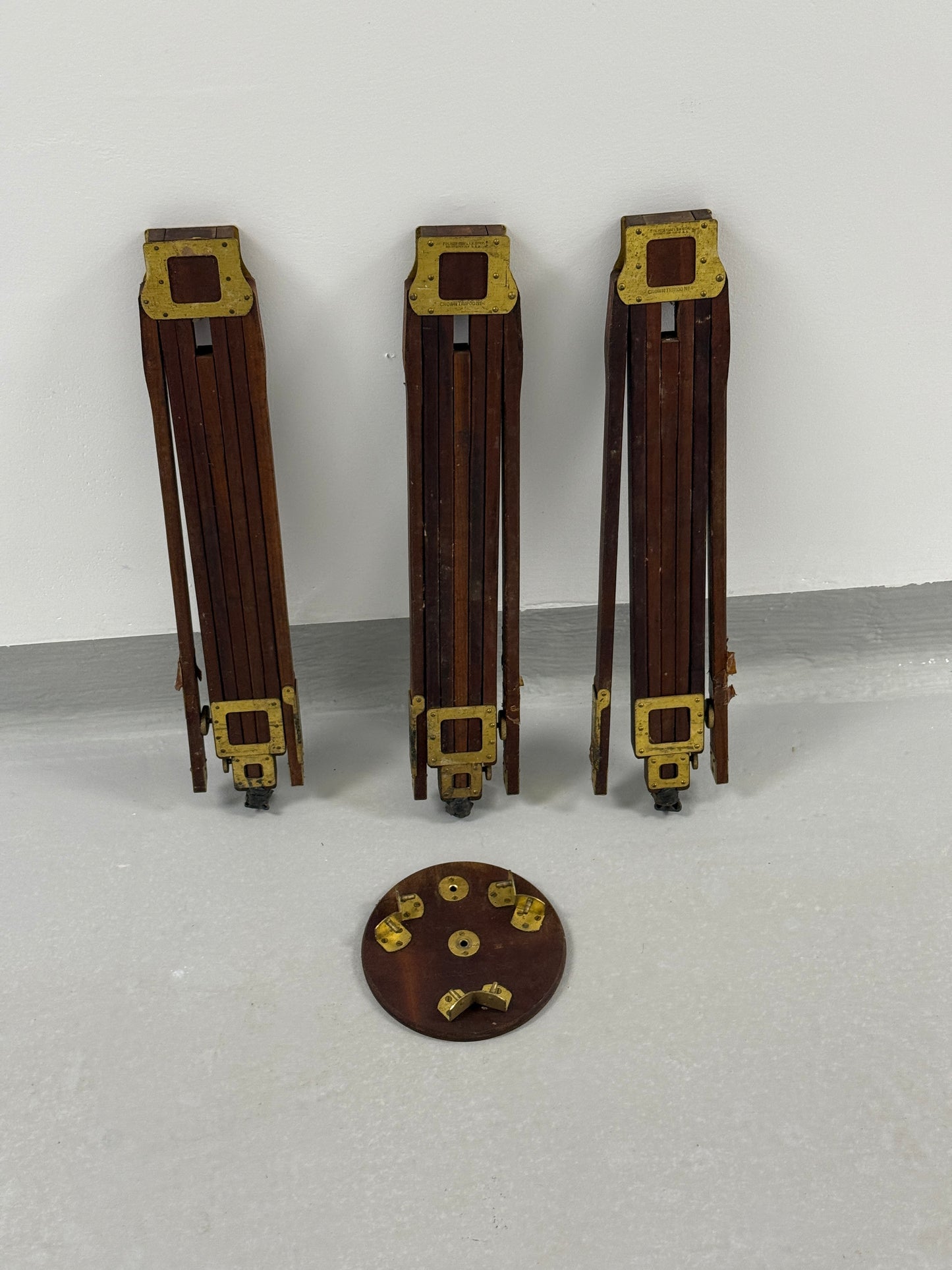 Folmer Graflex No.4 Crown Tripod Wood & Brass
