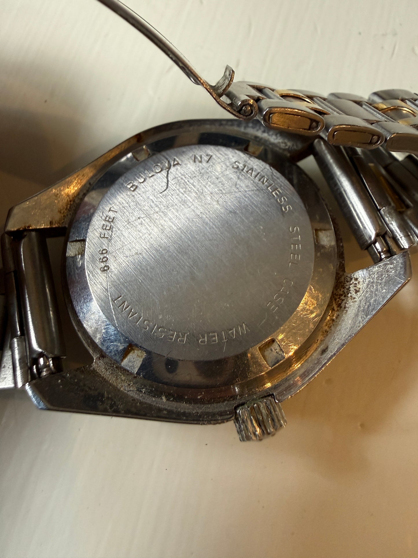 Vintage Bulova Accutron Dual-Day Quartz 666 Ft. Divers Model 8112 Swiss 40mm Devil Diver