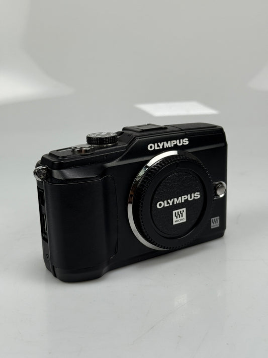 OLYMPUS PEN E-PL2 12.3 MP Mirrorless DSLR Camera body