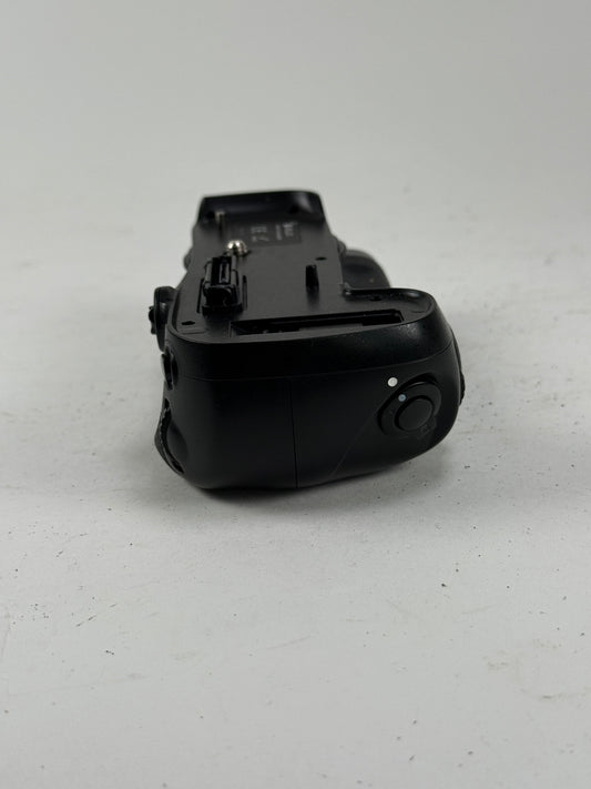Vello Nikon MB-D12 Battery Grip for D800/D800E/D810/D810A