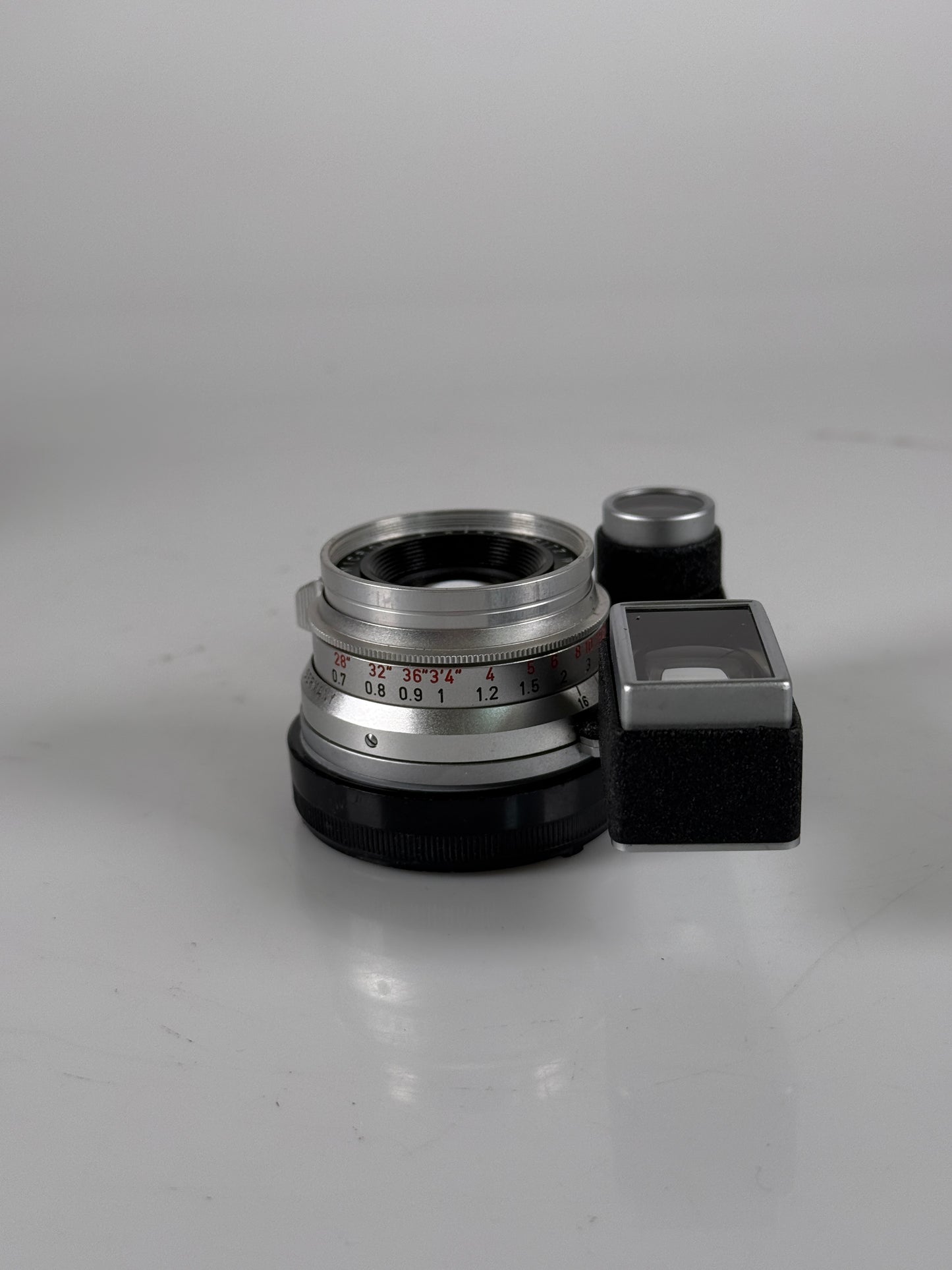 Leica V1 Eight / 8 Element Summicron 35mm F2 w/ Goggles SAWOO Germany
