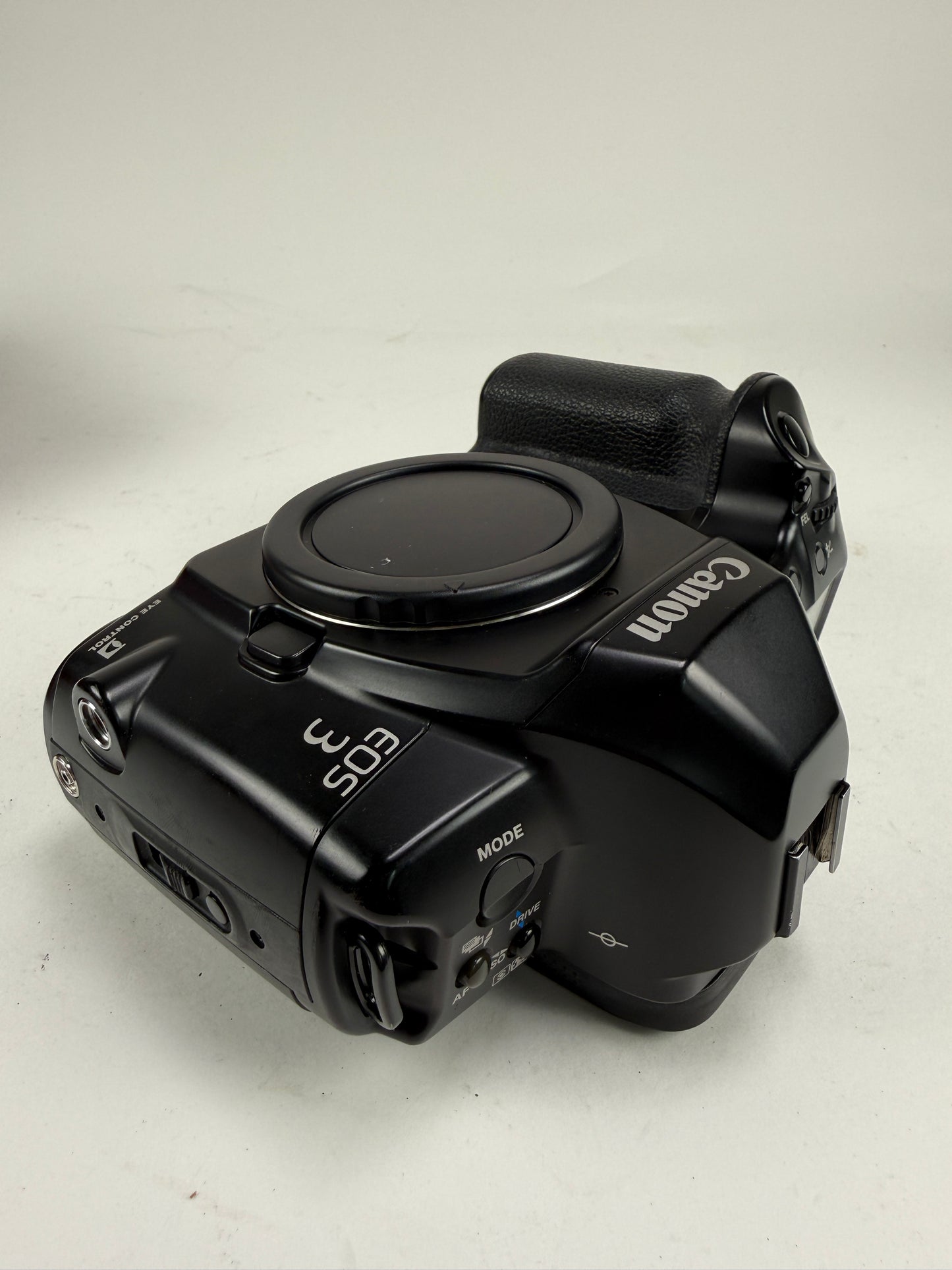 Canon EOS-3 EOS 3 35mm SLR Film Camera Body