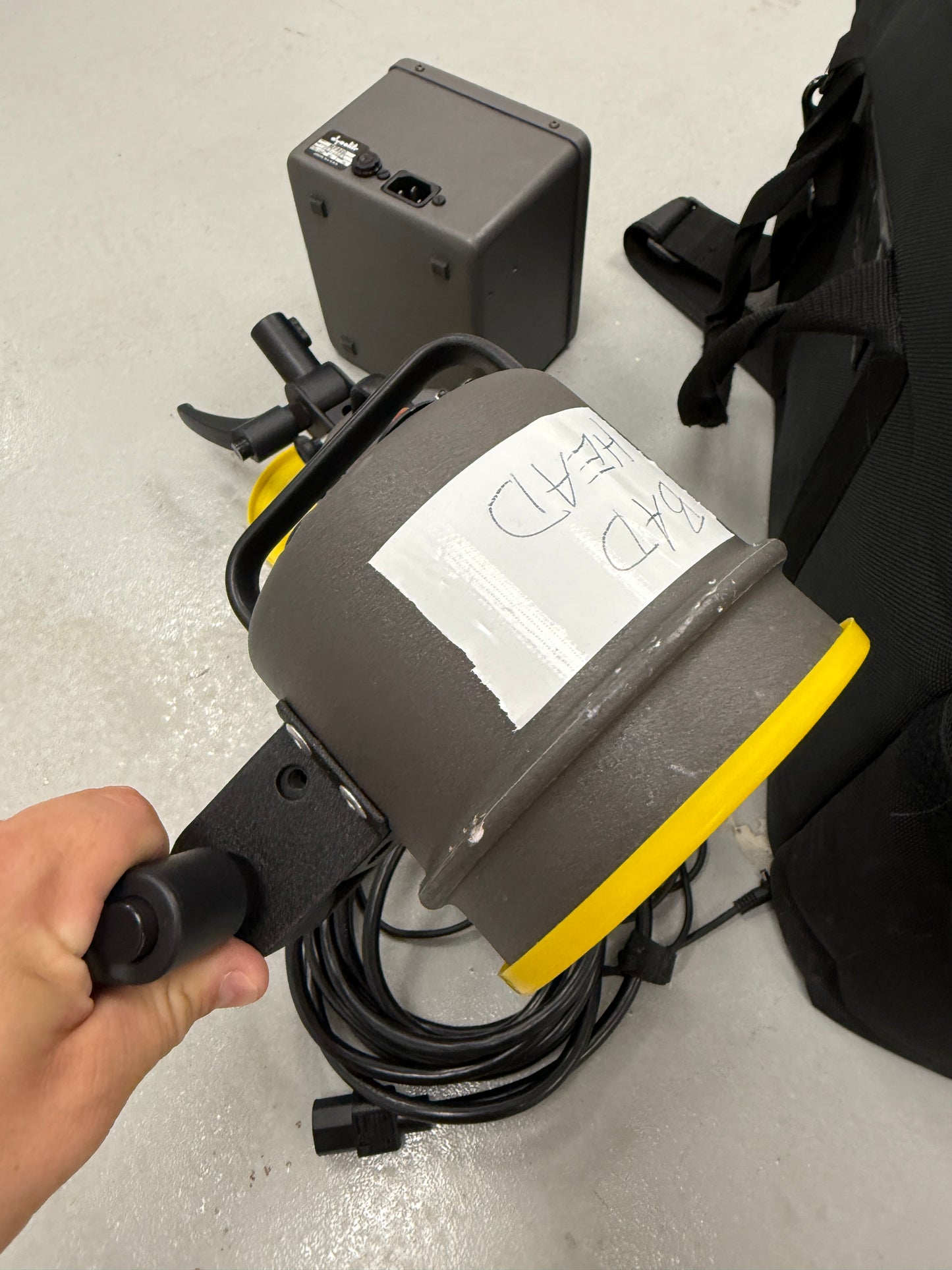 Dynalite light kit with MP800 power pack and MH2065 head