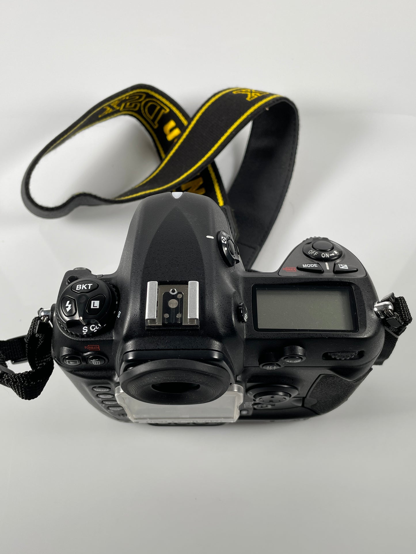 Nikon D2X DSLR Camera Body {12MP} (Body Only)