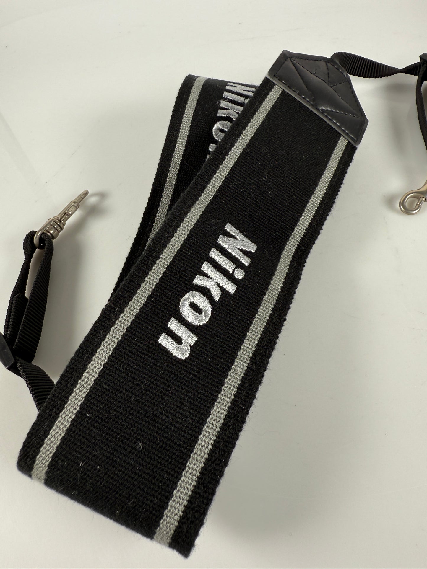 Genuine Nikon Wide 60 black Neck/Shoulder Professional Camera Strap