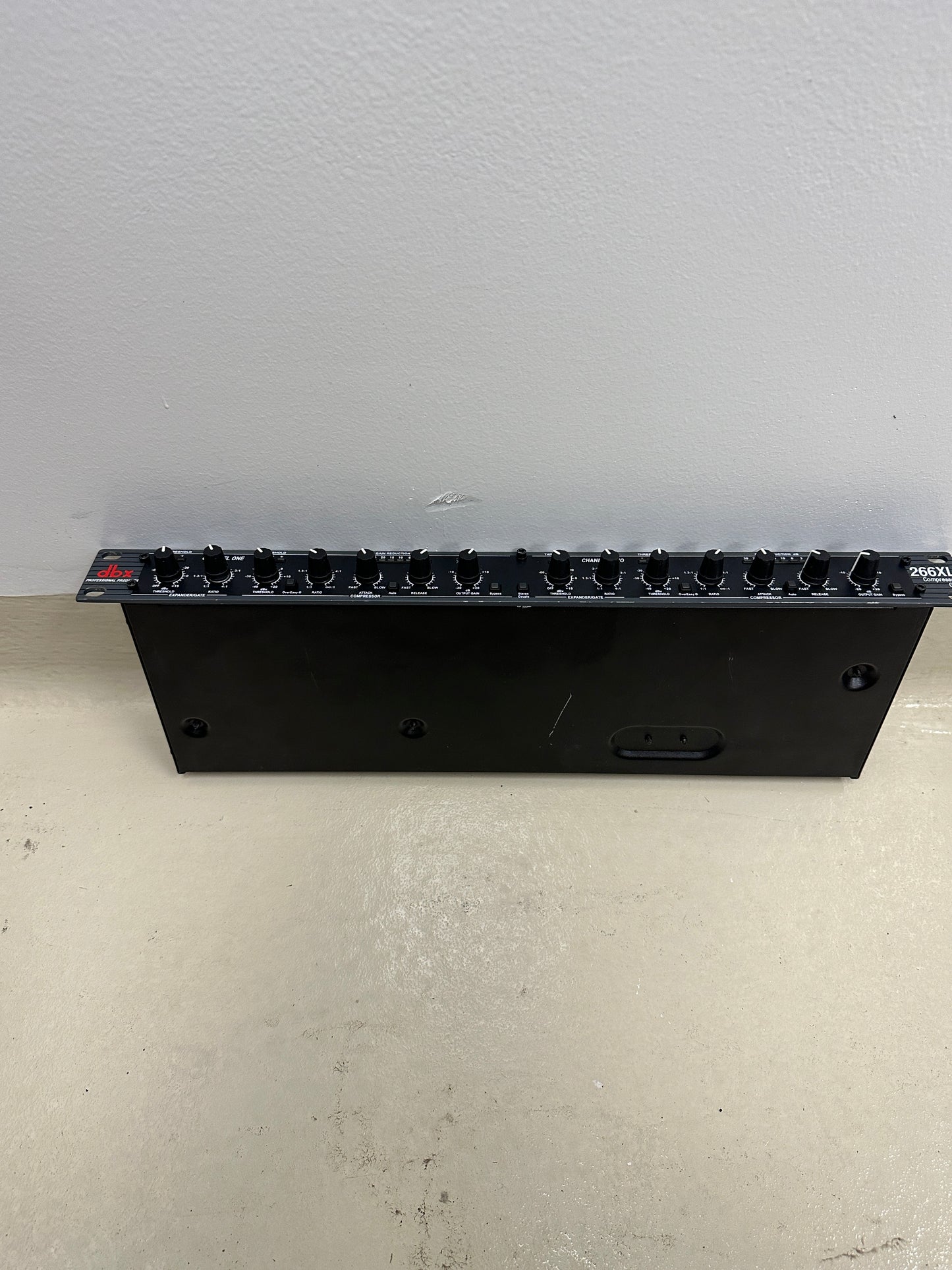 DBX 266XL Stereo Compressor / Gate 2-Channel Dynamics Processor
