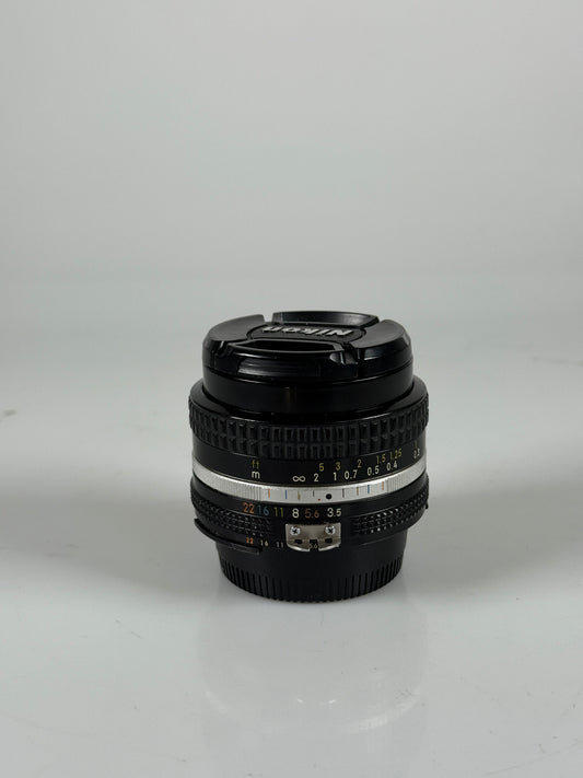 Nikon Ai-S AiS NIKKOR 20mm f3.5 MF Ultra Wide Angle Prime Lens