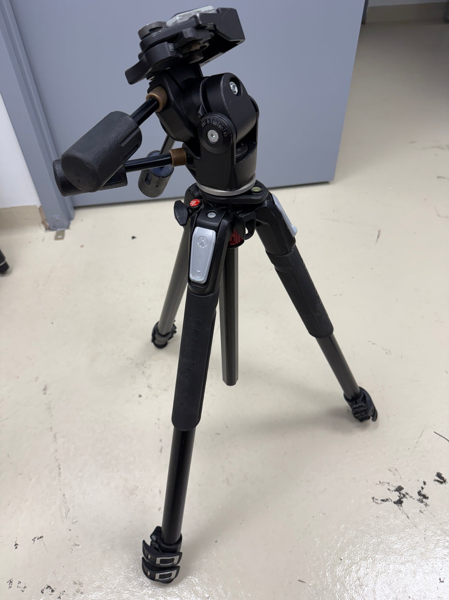 Manfrotto 055 3-Section Aluminum Tripod #MT055XPRO3 with 229 head