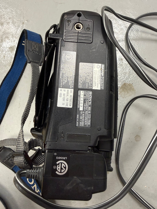 Sony Handycam CCD-TR36 Video8 8mm Camcorder