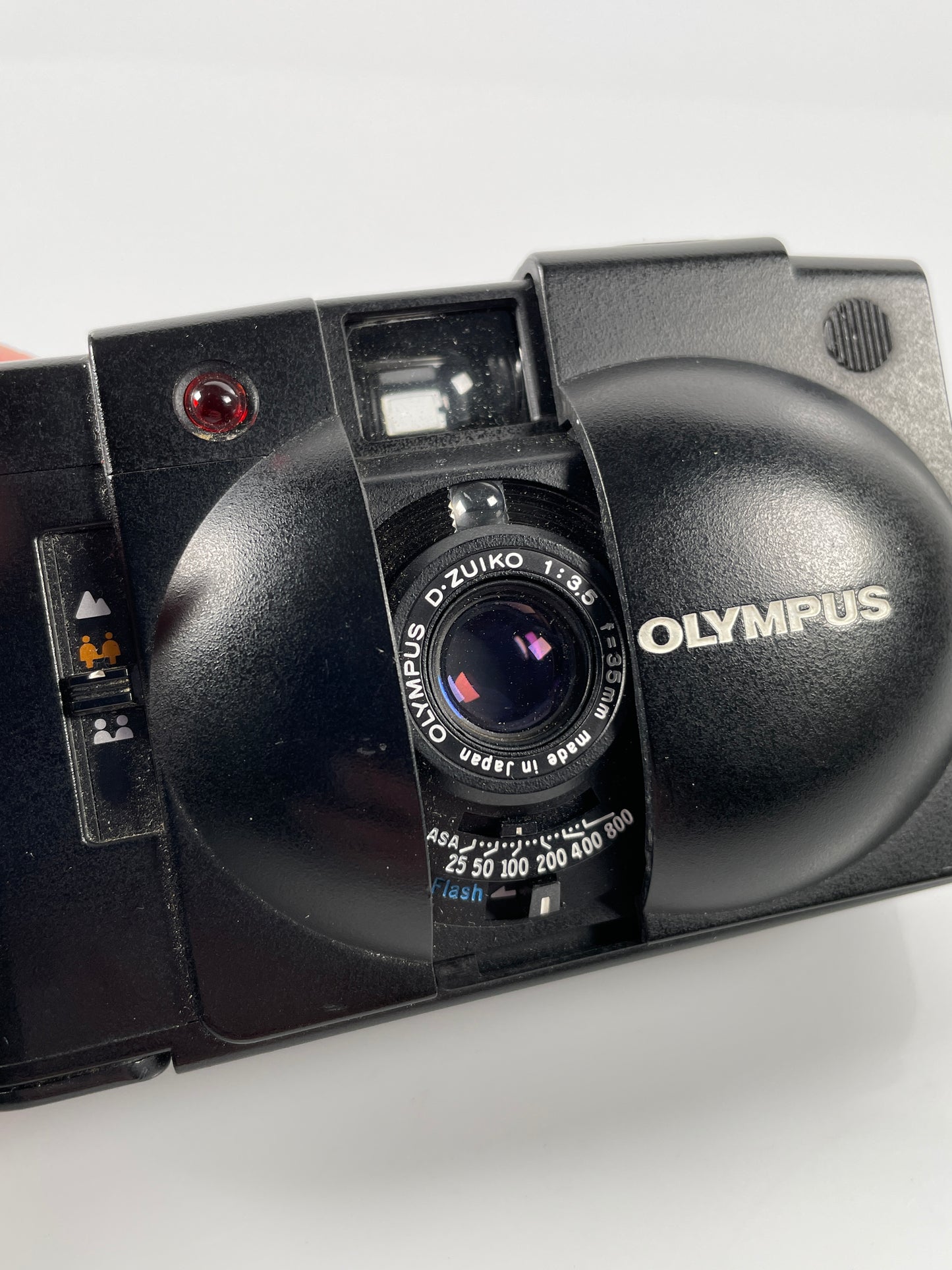 Olympus XA2 35mm Rangefinder Camera 35mm f3.5