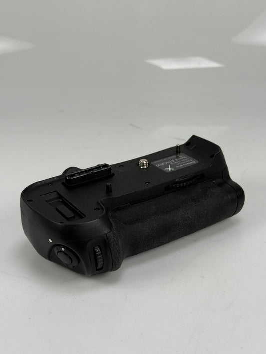 Xit Nikon MB-D12 Battery Grip for D800/D800E/D810/D810A