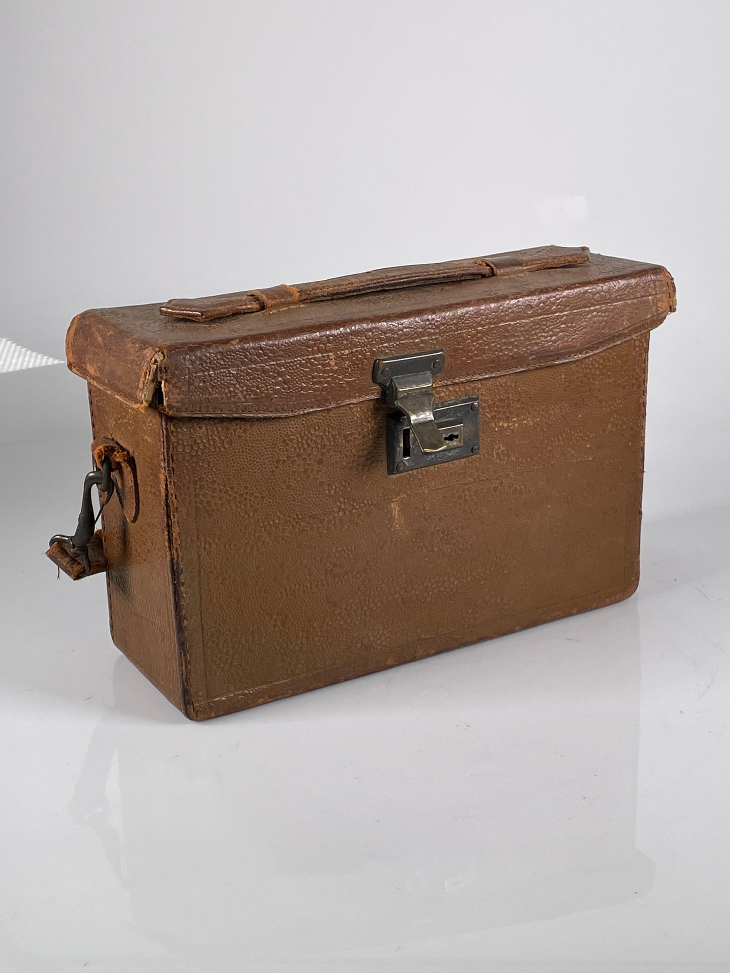 Bell & Howell Filmo Field Model Cine Camera with case