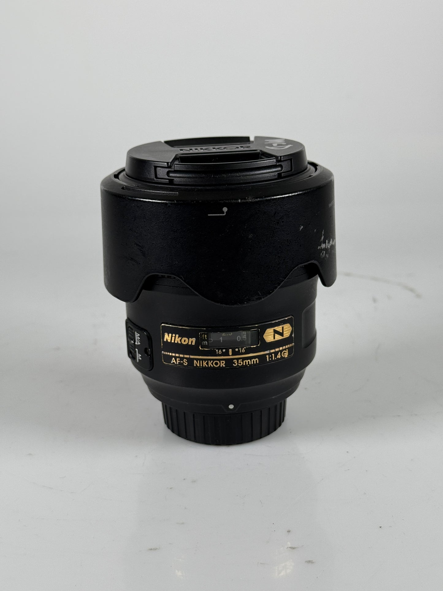 Nikon AF-S NIKKOR 35mm f1.4G N Lens with Hood