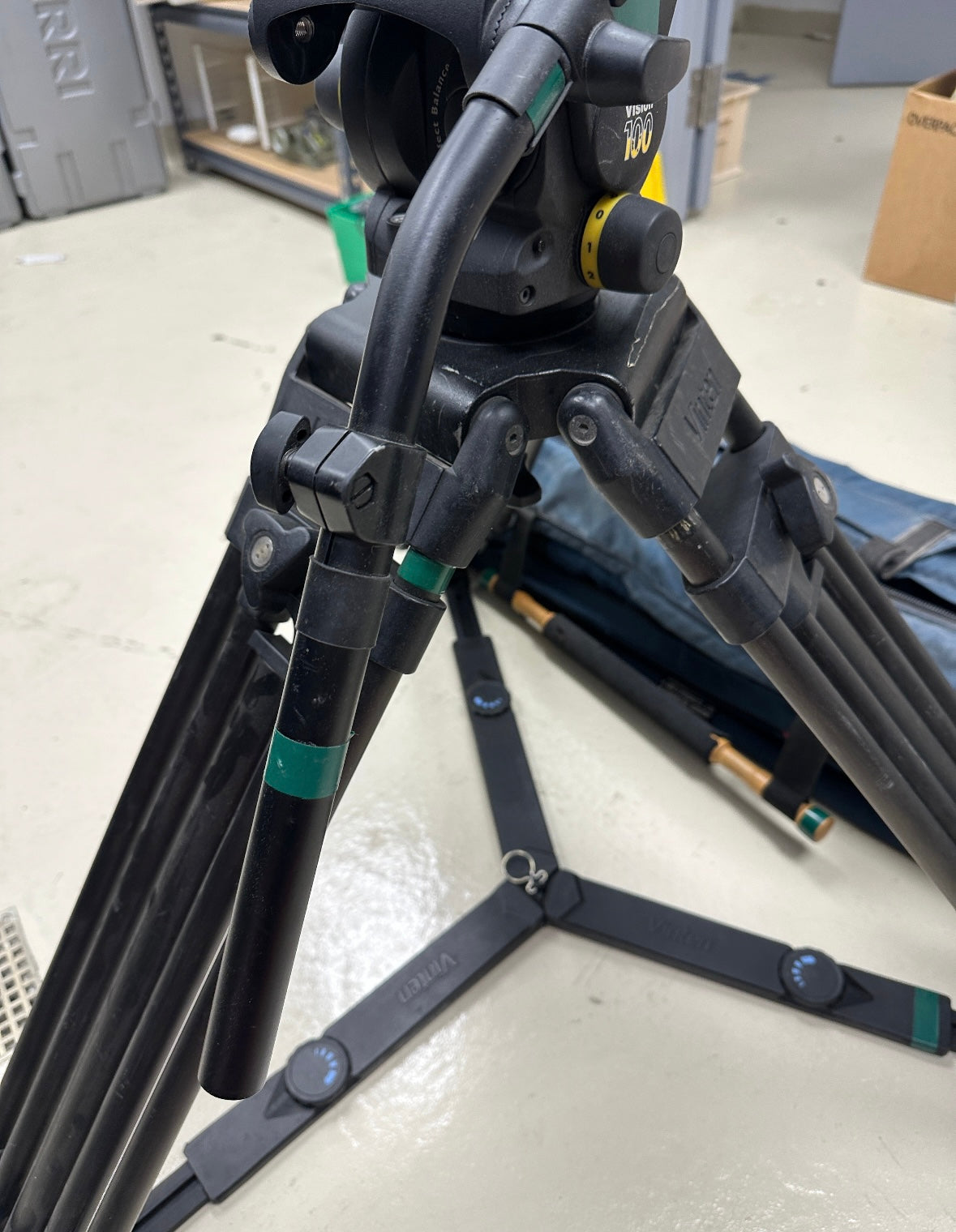 Vinten Vision 100 Fluid Head with Carbon Fiber 2-Stage Tripod