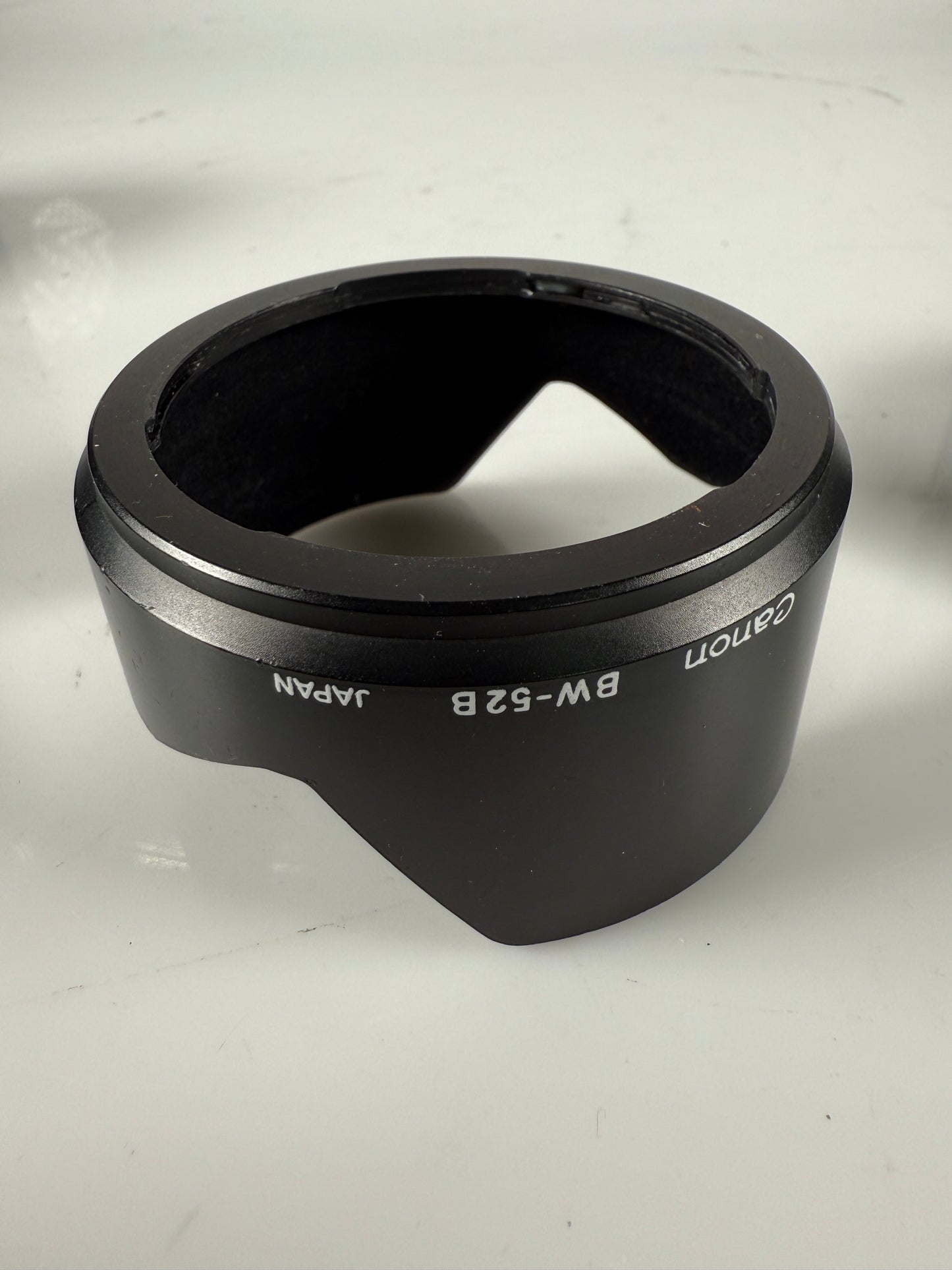 Canon BW-52B lens hood shade