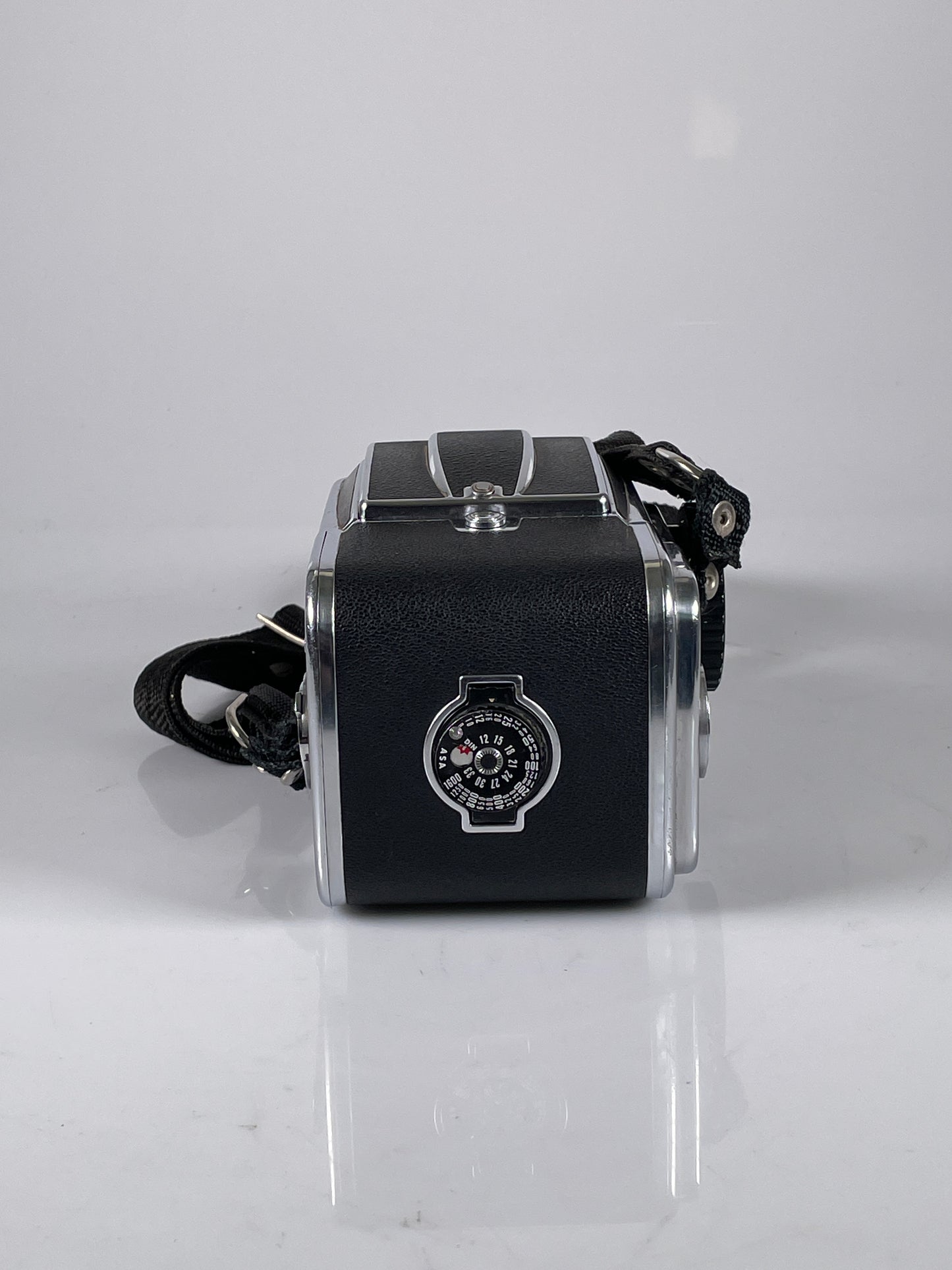 Hasselblad 1000F Camera + Carl Zeiss Tessar 80mm f2.8 Lens with 120 Film Back