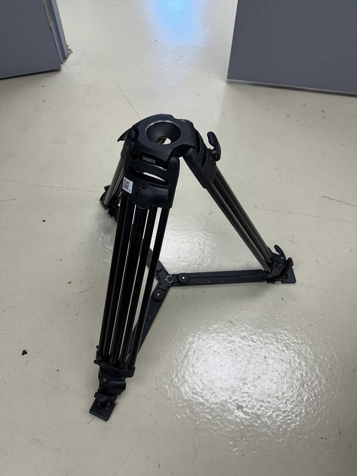 Manfrotto 525MVB professional video tripod legs only