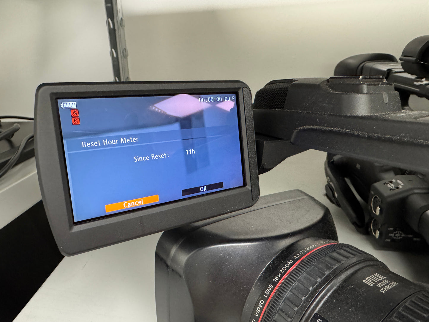 Canon XF305A 3CMOS HD Video Camera w/ 4.1-73.8mm f1.6/2.8 L lens