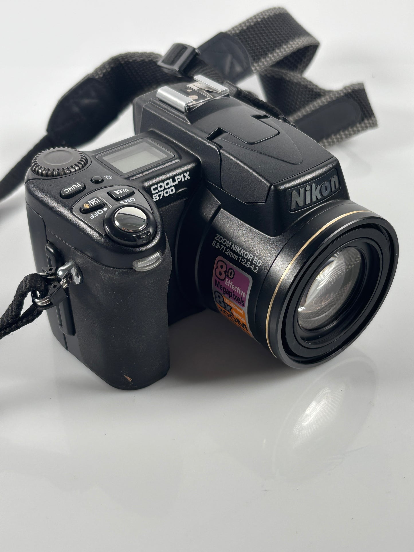Nikon Coolpix Digital Camera 8700 8.0MP Black Zoom 8X