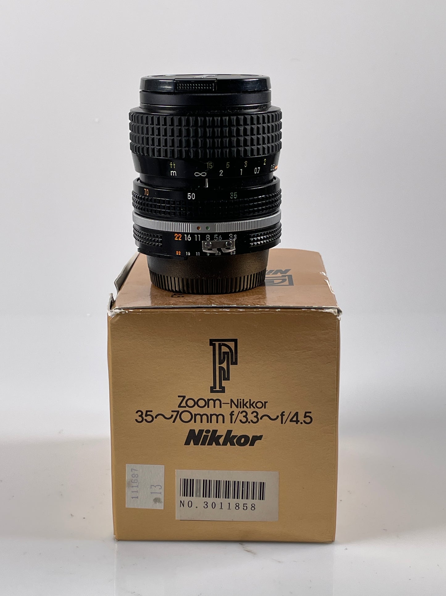 Nikon Nikkor 35-70mm f3.3-4.5 AIS Zoom Lens