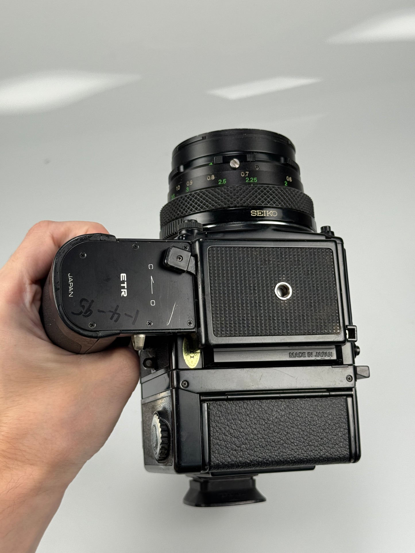 Zenza Bronica ETRSi Medium Format Film Camera, prism, Finder grip, 75mm f2.8 lens kit