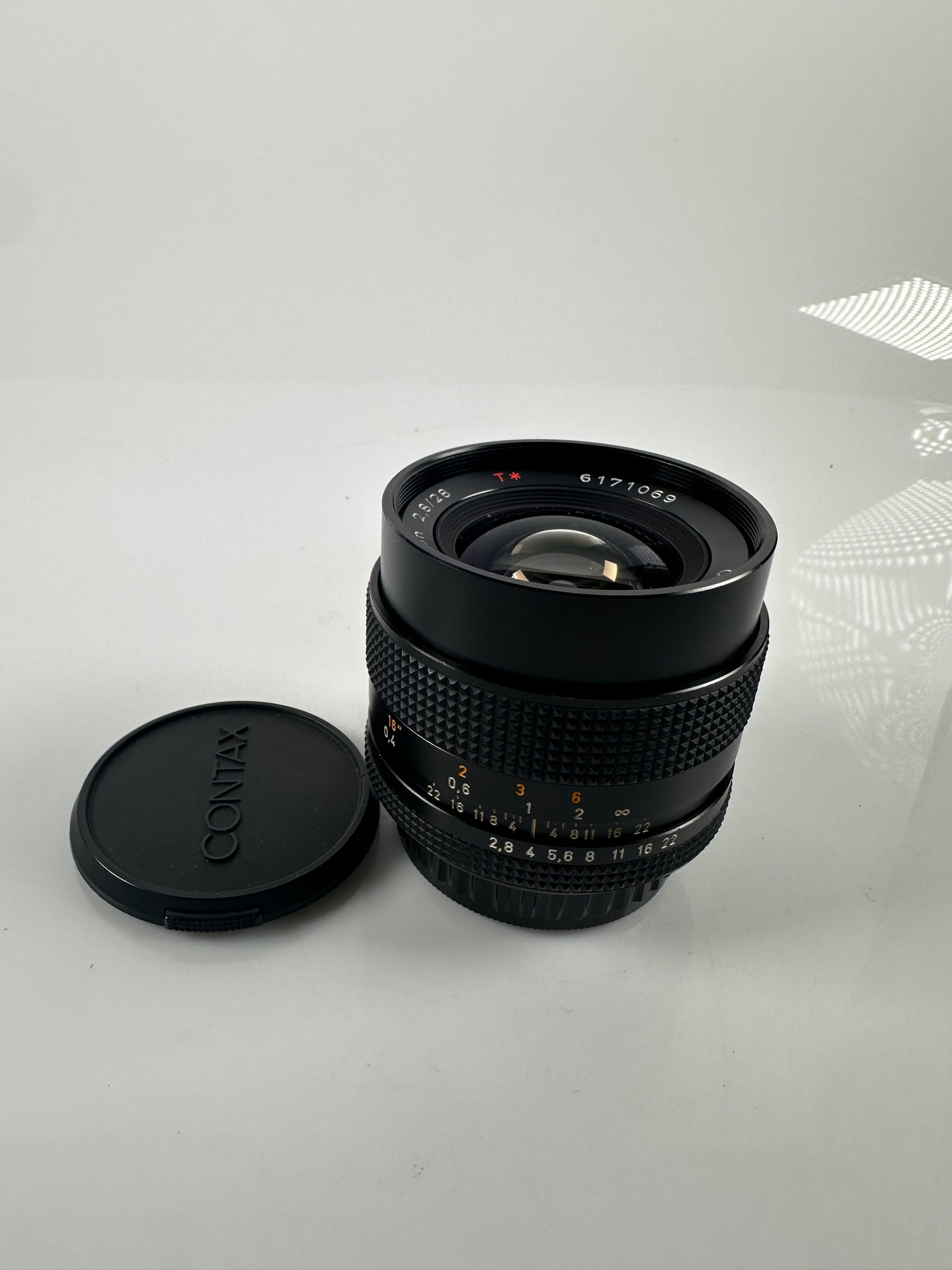 Contax Carl Zeiss Distagon T* 28mm f2.8 AEJ MF Lens