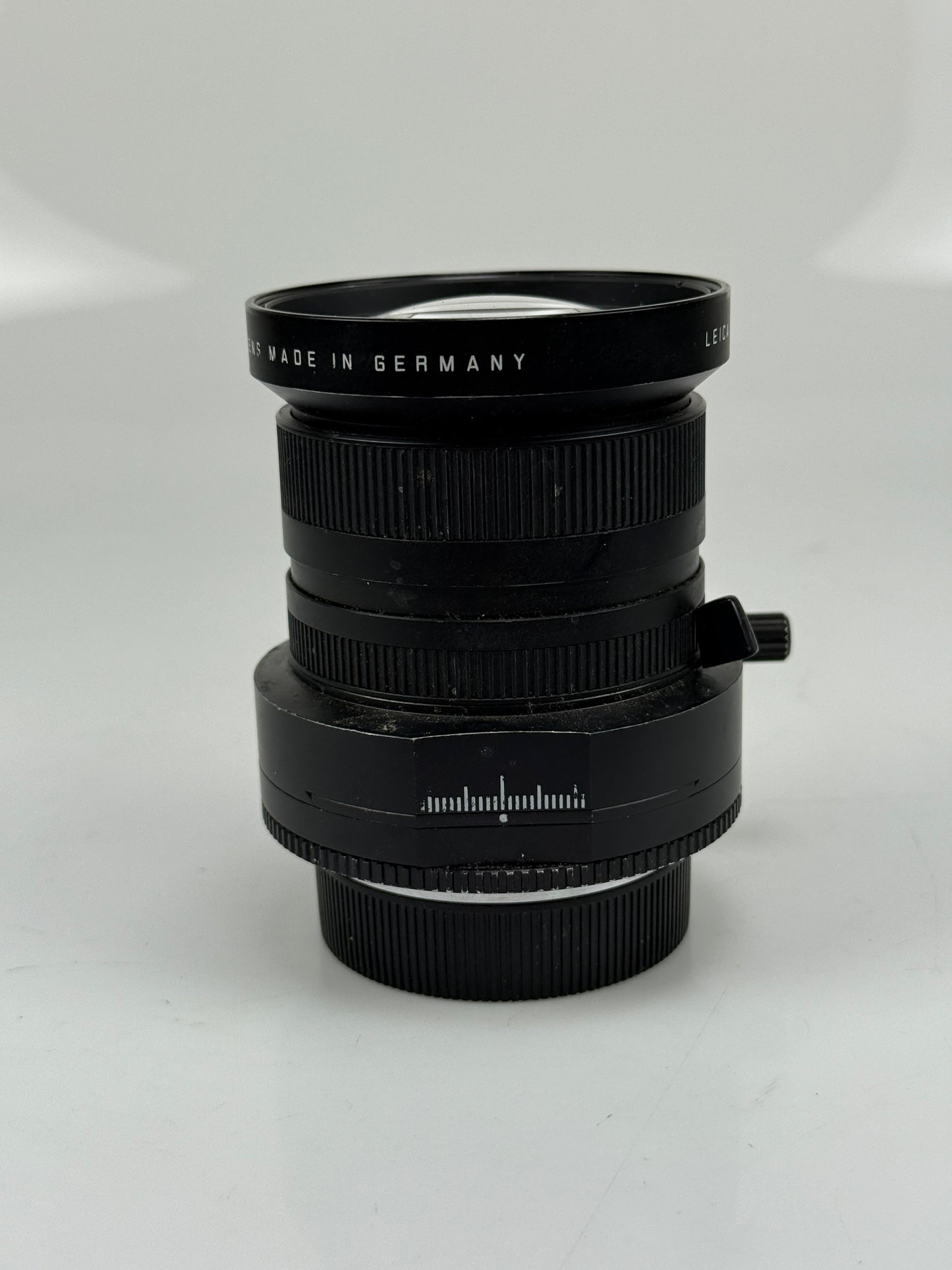 Leica 11812 PC Super Angulon-R 28mm f2.8 Lens