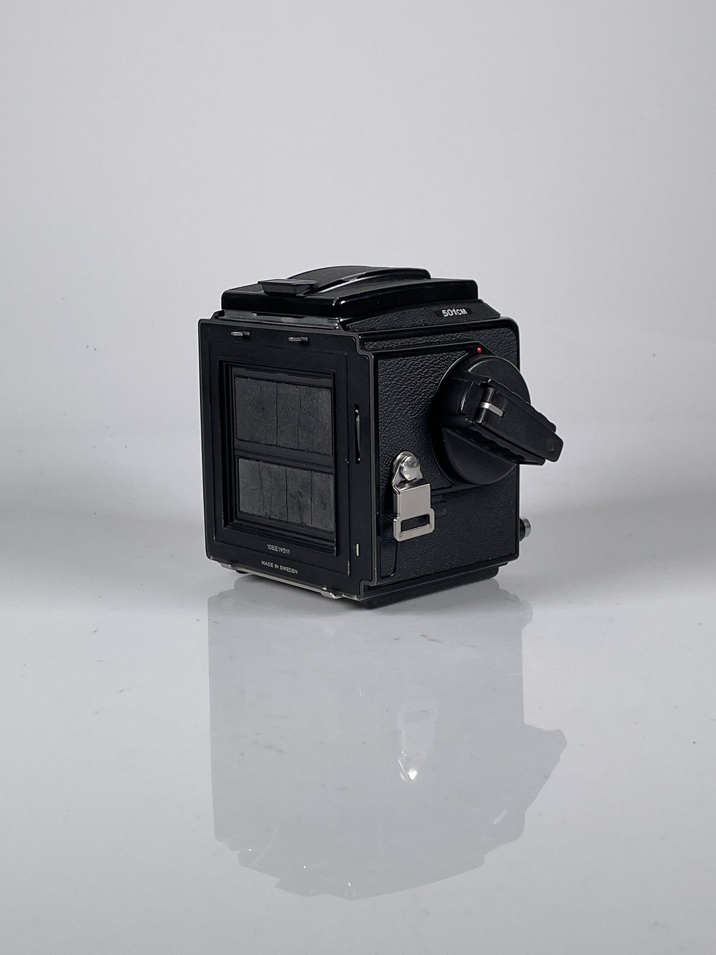 Hasselblad 501CM Film Camera Body Black, wlf waist level, acute matte split screen