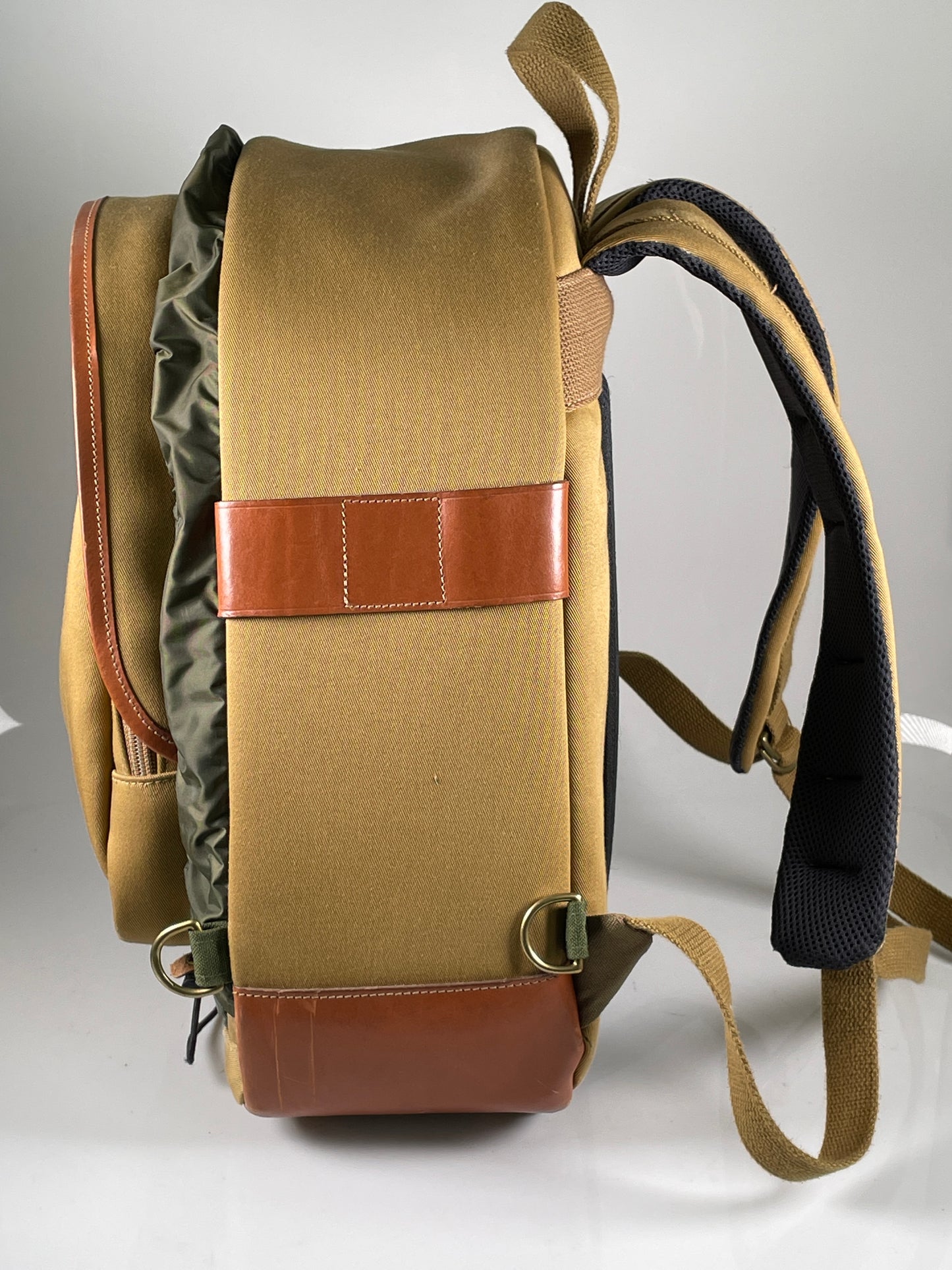 Billingham 25 Rucksack Backpack for Cameras in Khaki / Tan Trim