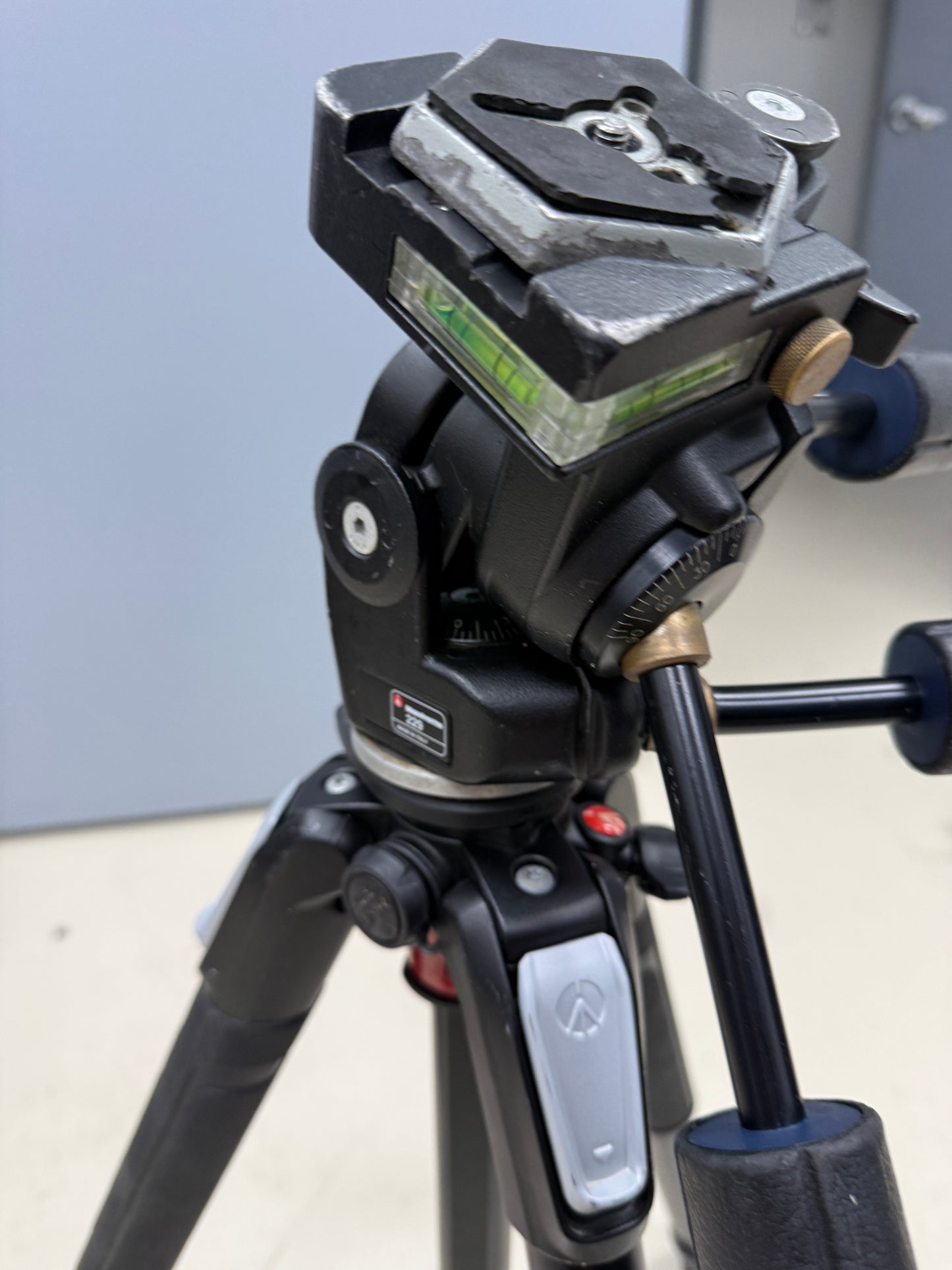 Manfrotto 055 3-Section Aluminum Tripod #MT055XPRO3 with 229 head