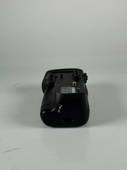 Genuine OEM Nikon MB-D12 Battery Grip for D800/D800E/D810/D810A
