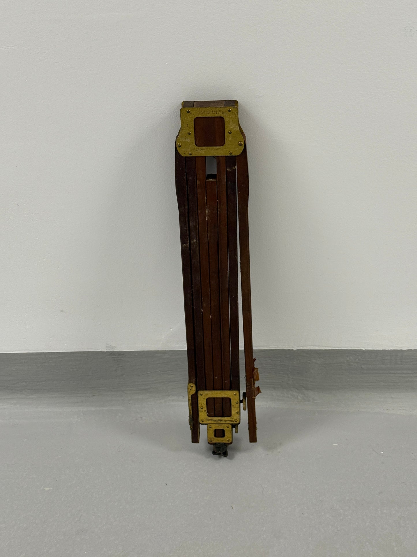 Folmer Graflex No.4 Crown Tripod Wood & Brass