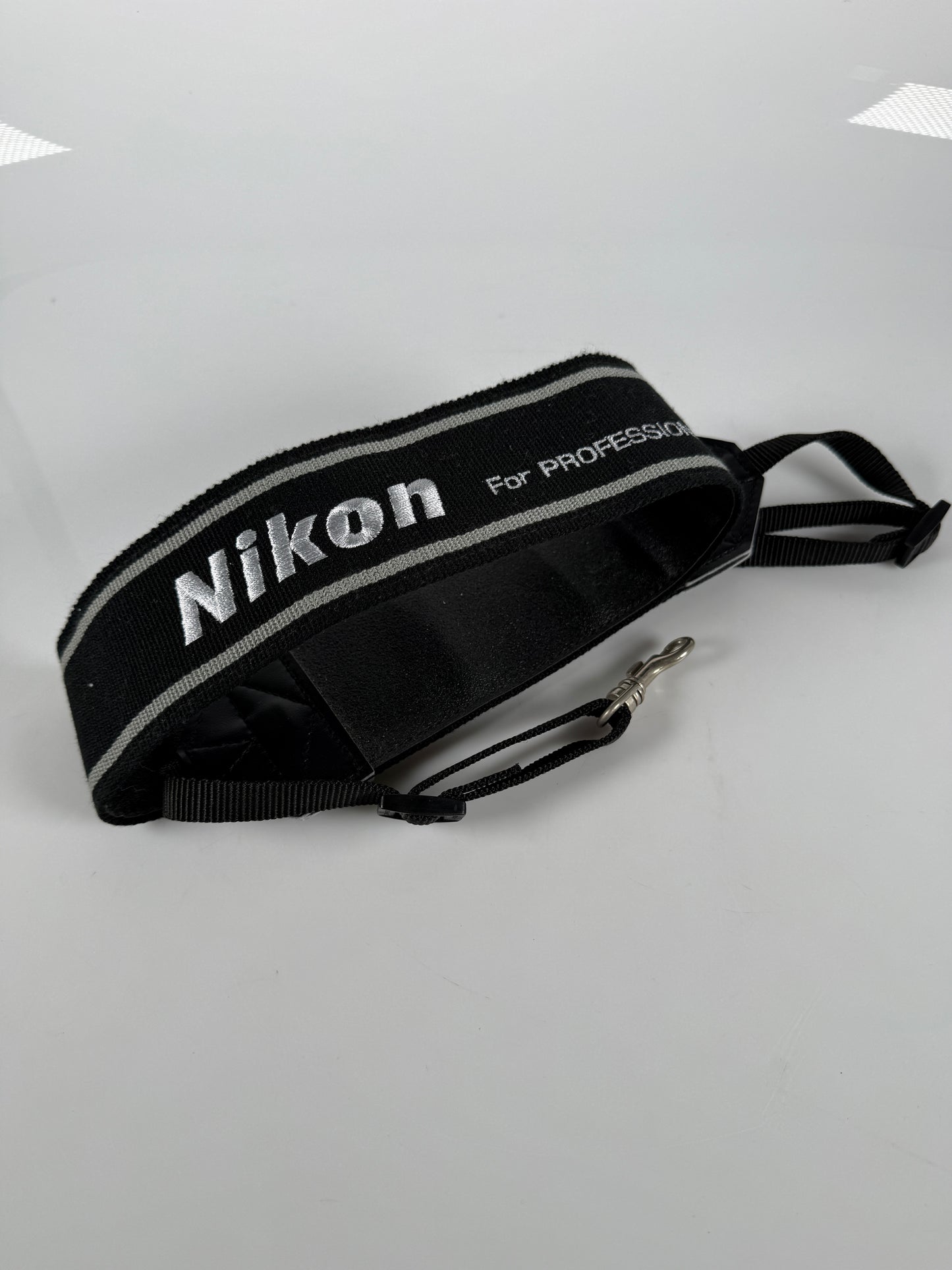 Genuine Nikon Wide 60 black Neck/Shoulder Professional Camera Strap