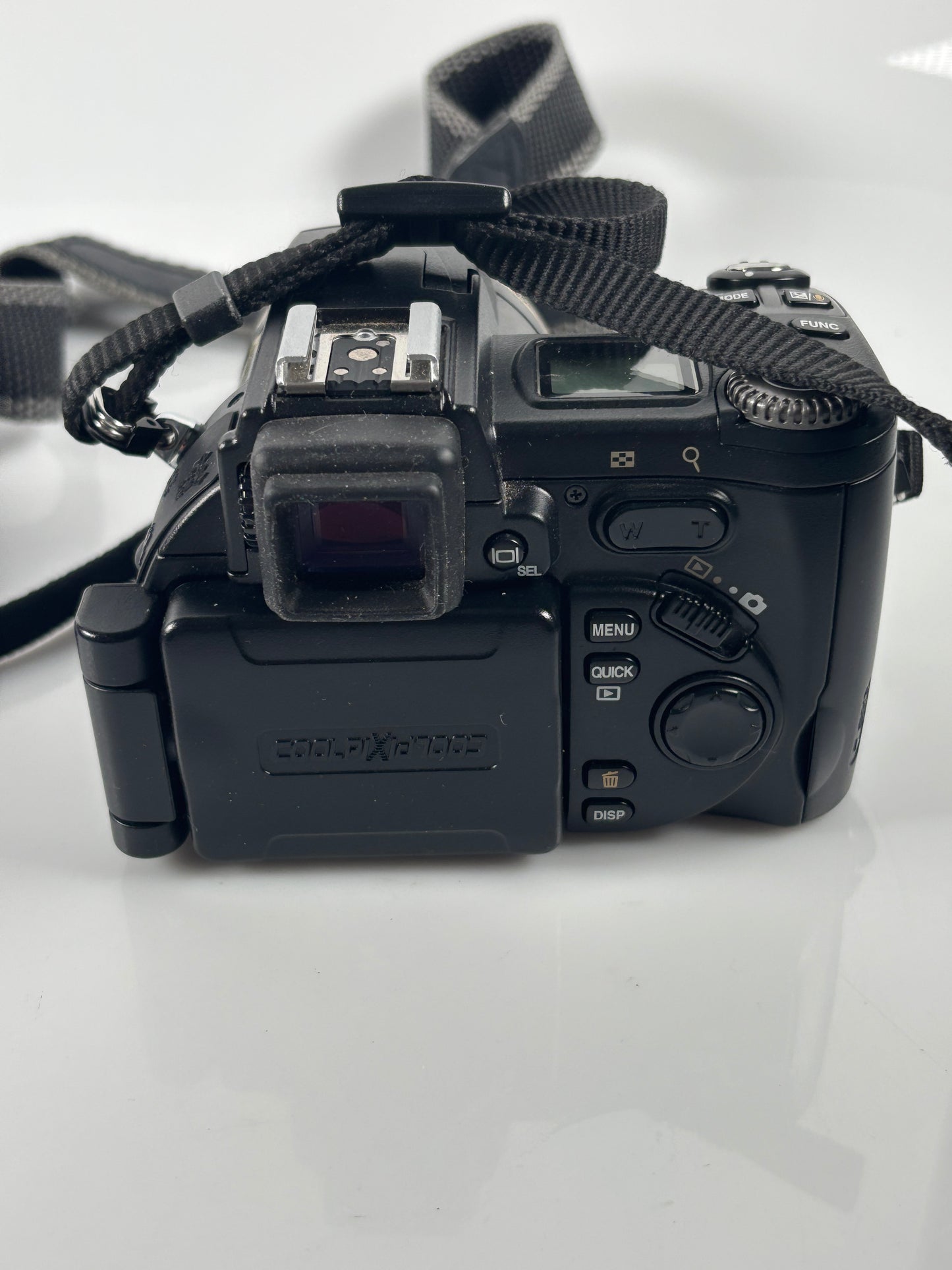 Nikon Coolpix Digital Camera 8700 8.0MP Black Zoom 8X