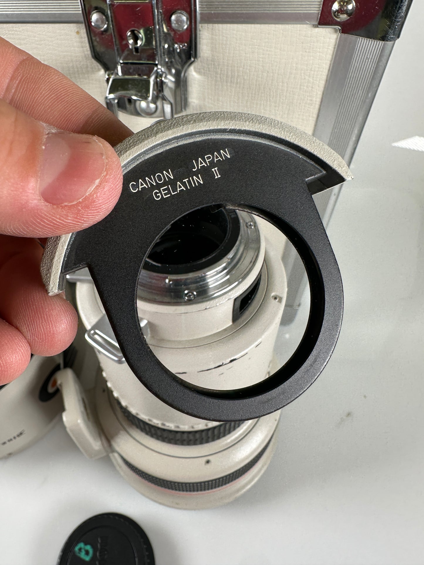 Canon EF 200mm f1.8 L Ultrasonic Camera Lens RARE