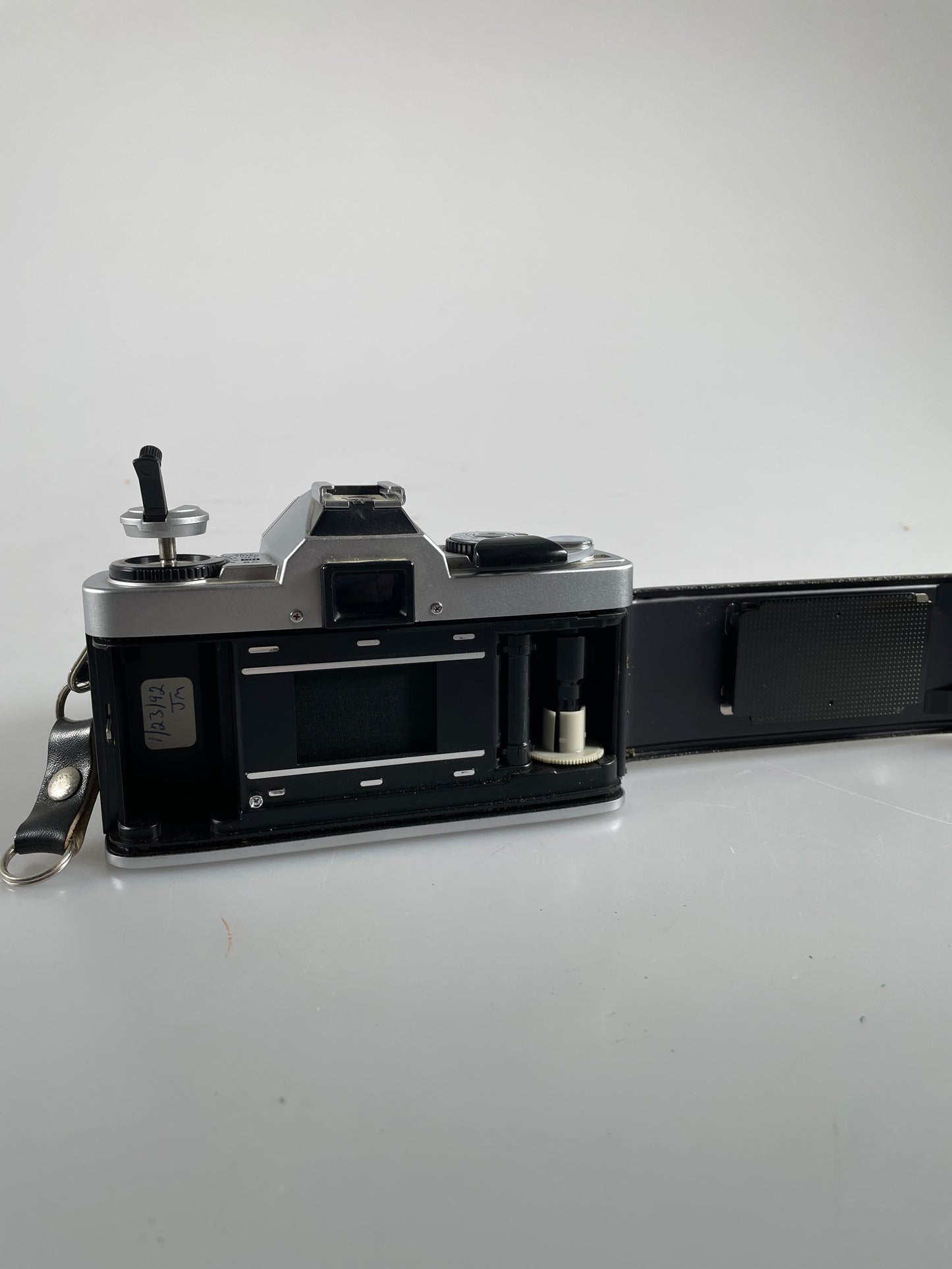 Minolta XG-7 A 35mm SLR Film Camera Body MD MC SR w/ 50mm f2 kit