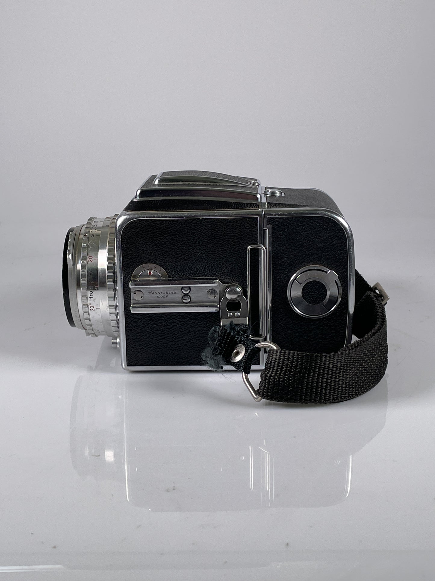 Hasselblad 1000F Camera + Carl Zeiss Tessar 80mm f2.8 Lens with 120 Film Back