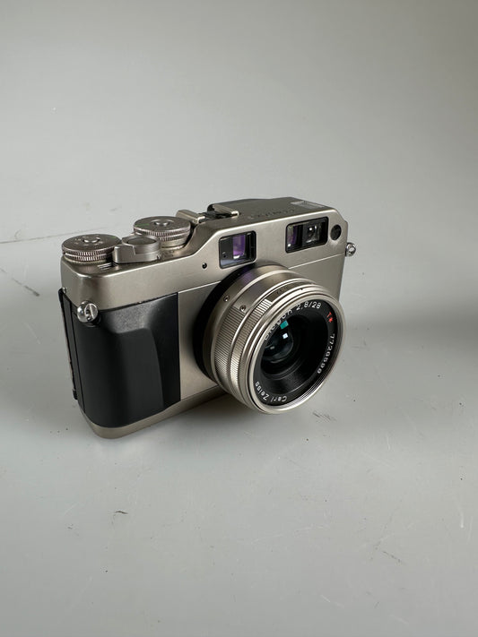 Contax G1 Rangefinder 35mm Film Camera with 28mm f2.8 Zeiss lens