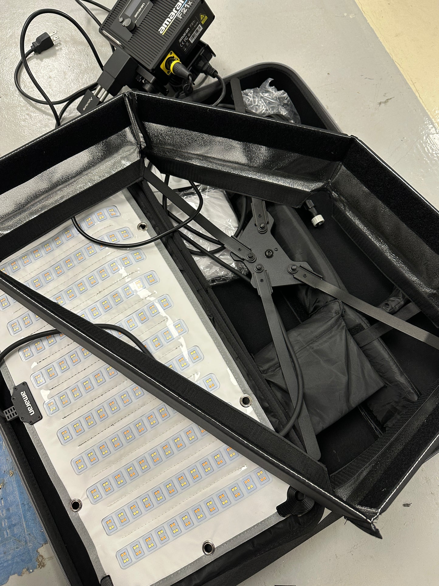 Aputure Amaran F21x kit 2x1’ Flexible LED Mat Fixture
