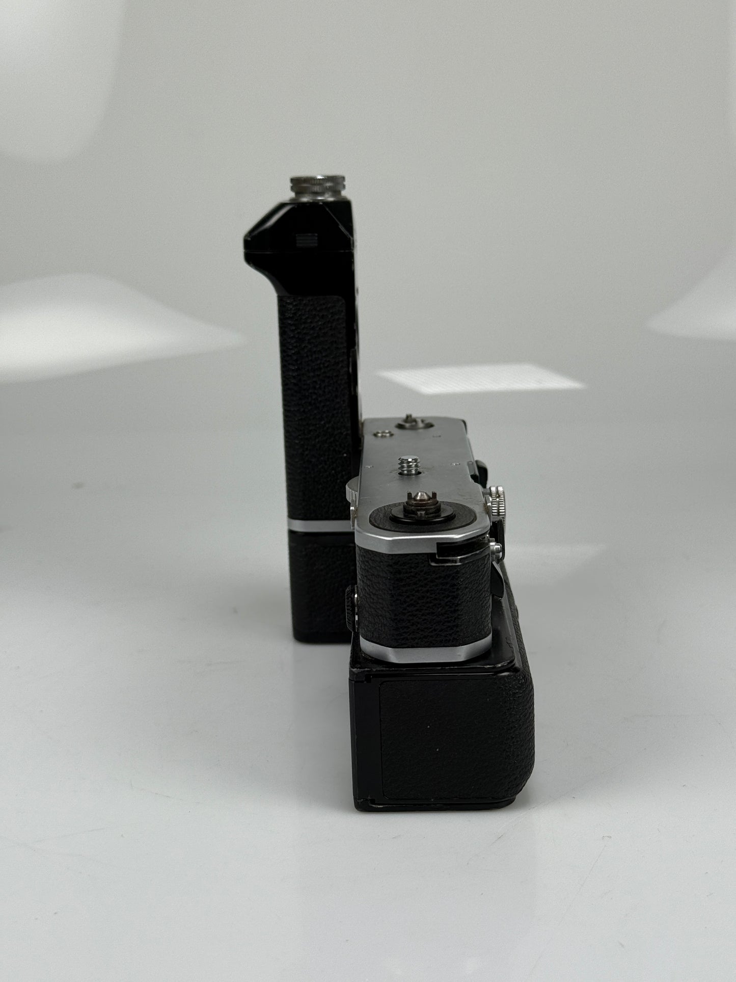 Nikon MD-2 Motor Drive + MB-1 Battery Pack for F2