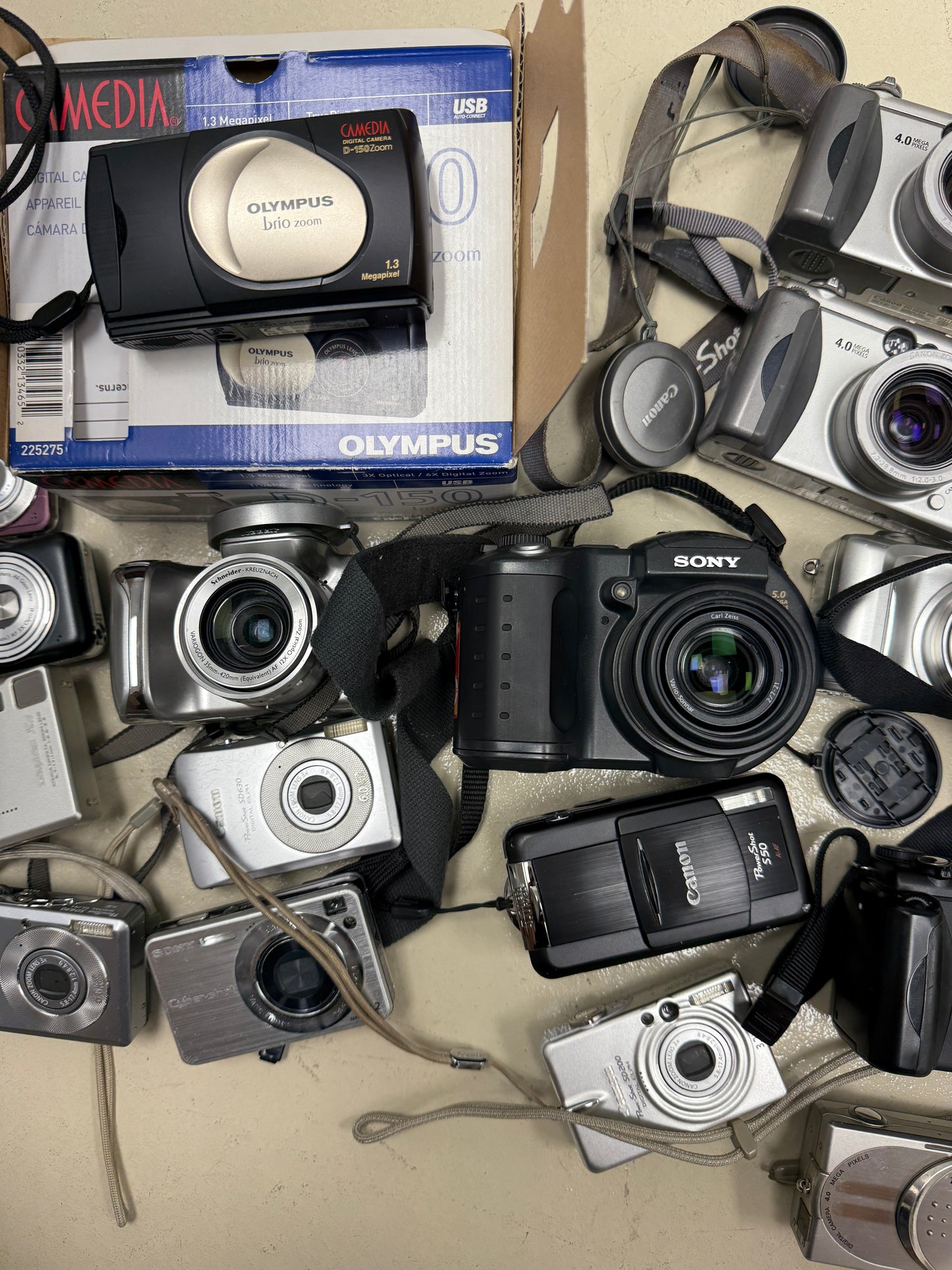 Digital Camera Lot Kodak sony Canon Olympus Nikon