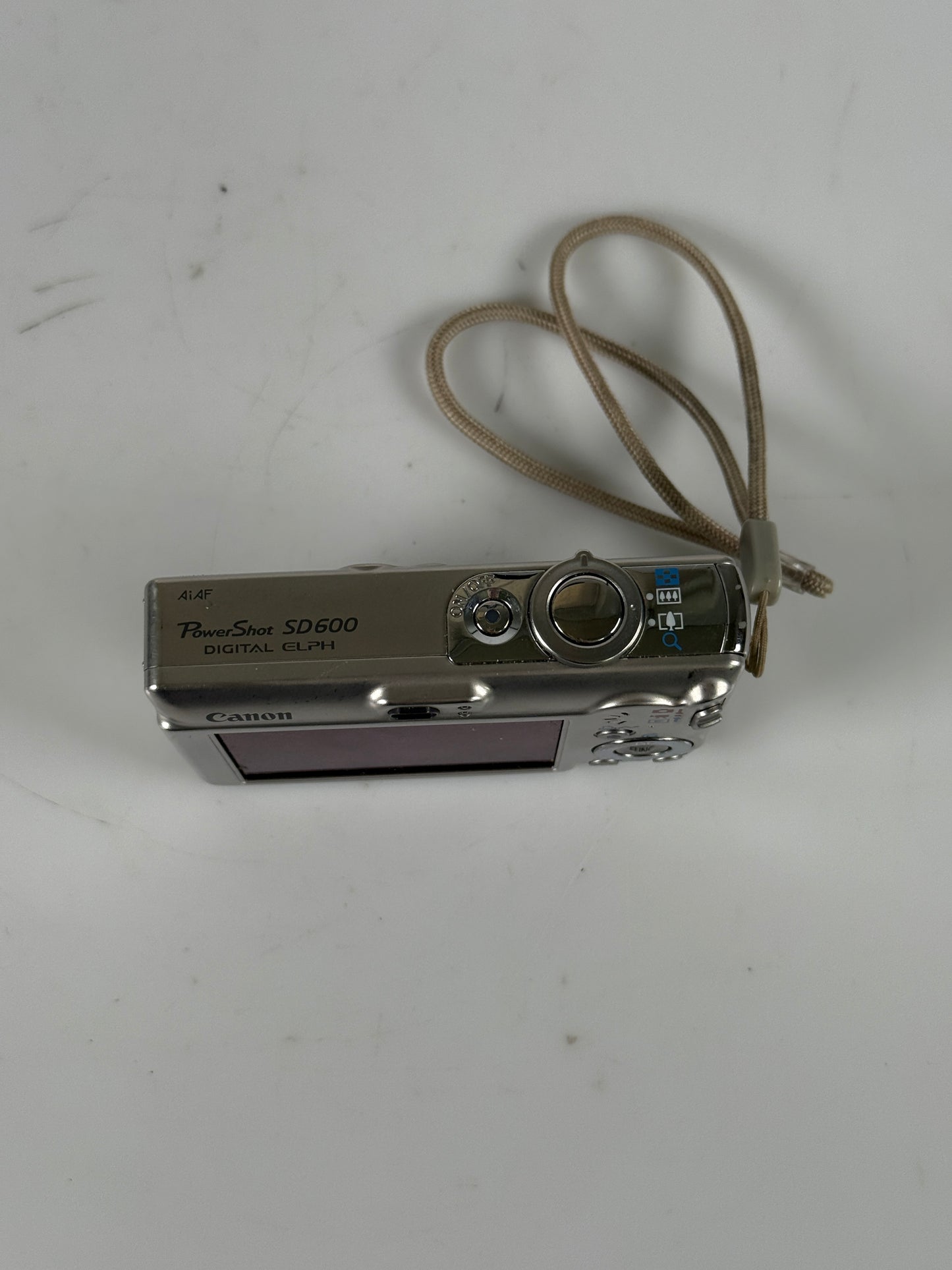 Canon PowerShot SD600 6MP ELPH Digital Camera Ixus