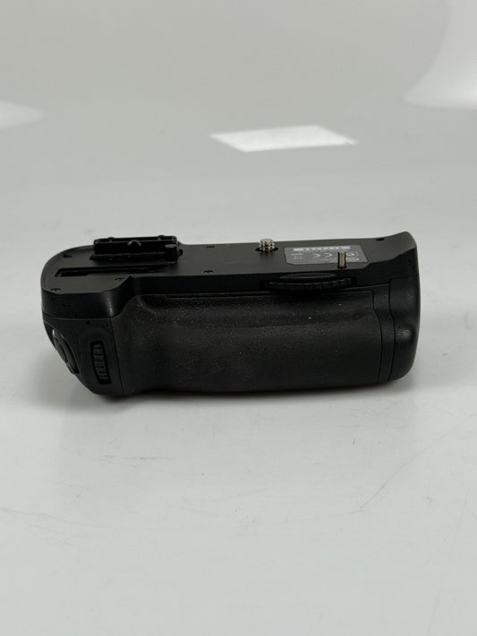 Nikon MB-D14 Multi Battery Power Pack for D600, D610