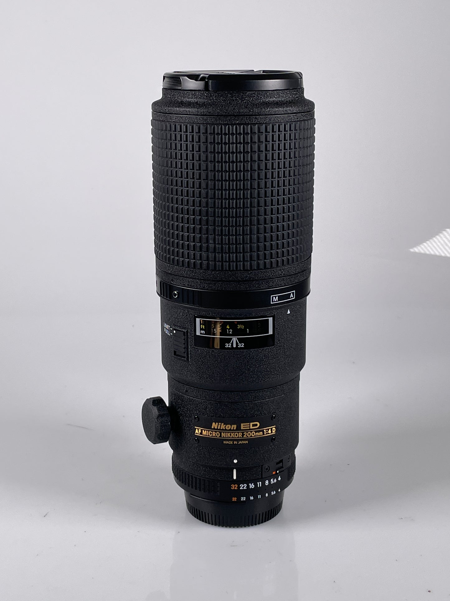 Nikon Nikkor AF 200mm f4 D ED Micro Lens in box