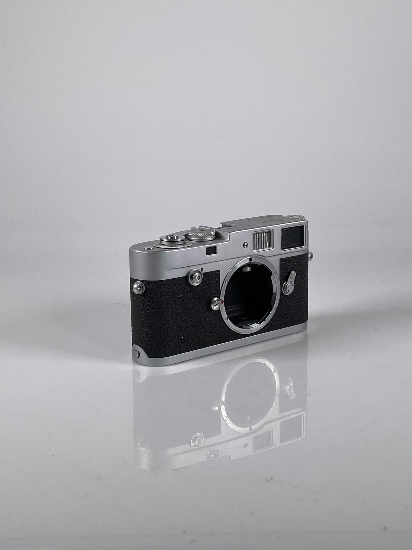 Leica M2 button rewind V2 Chrome 35mm rangefinder film camera body