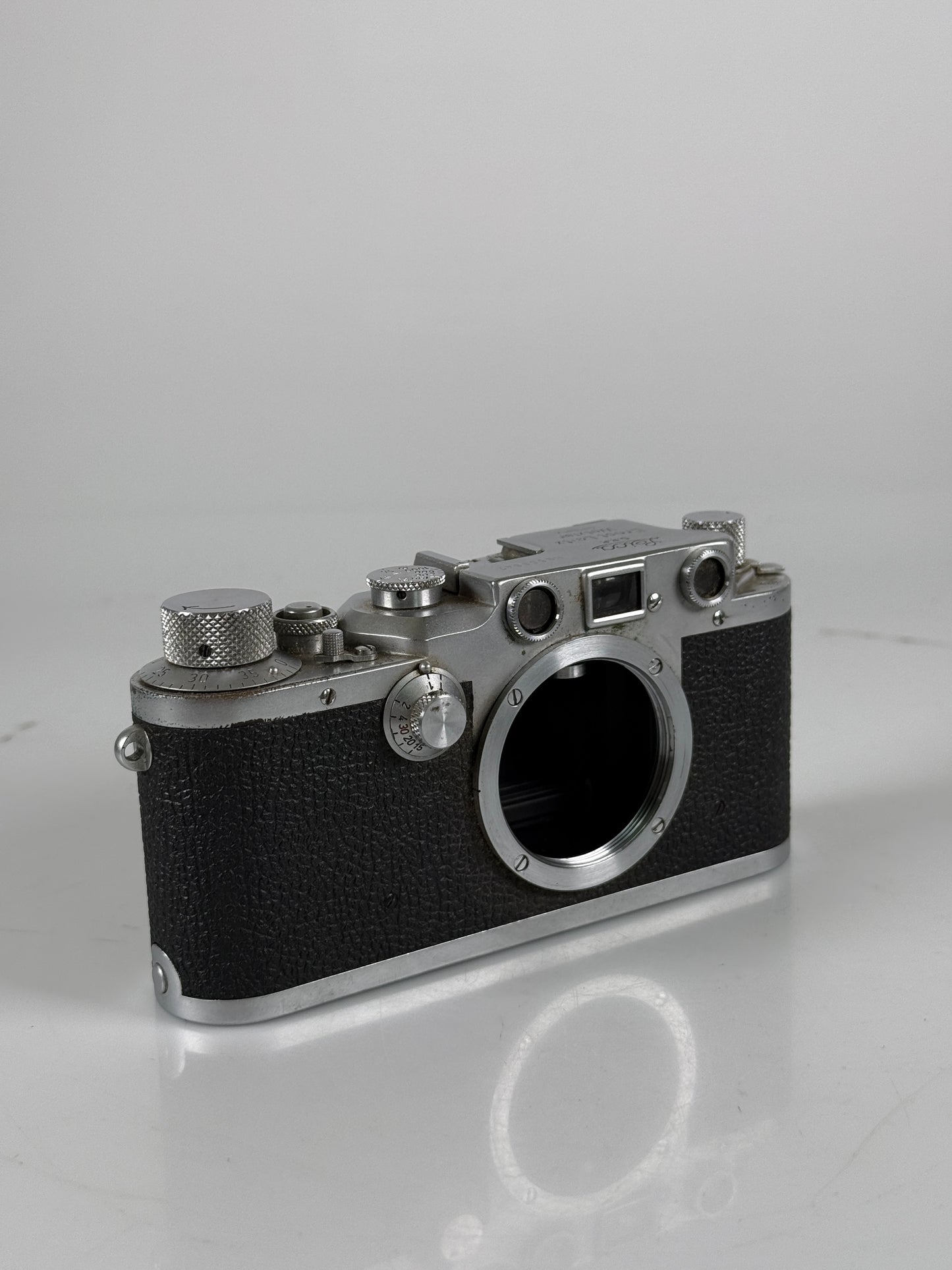 Leica IIIc rangefinder 35mm camera body chrome