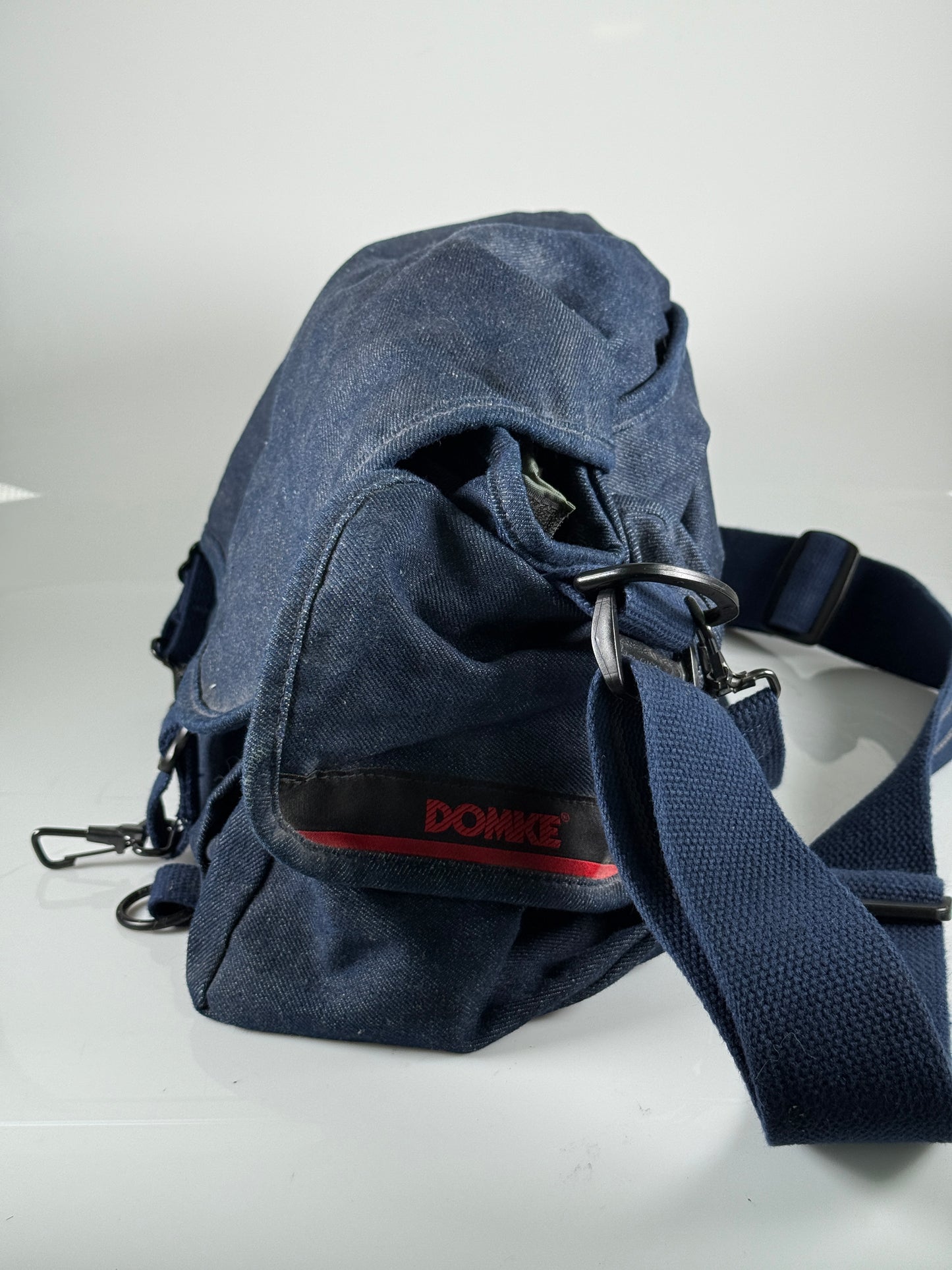 DOMKE F-2 ORIGINAL CAMERA SHOULDER BAG IN Blue Denim, with insert