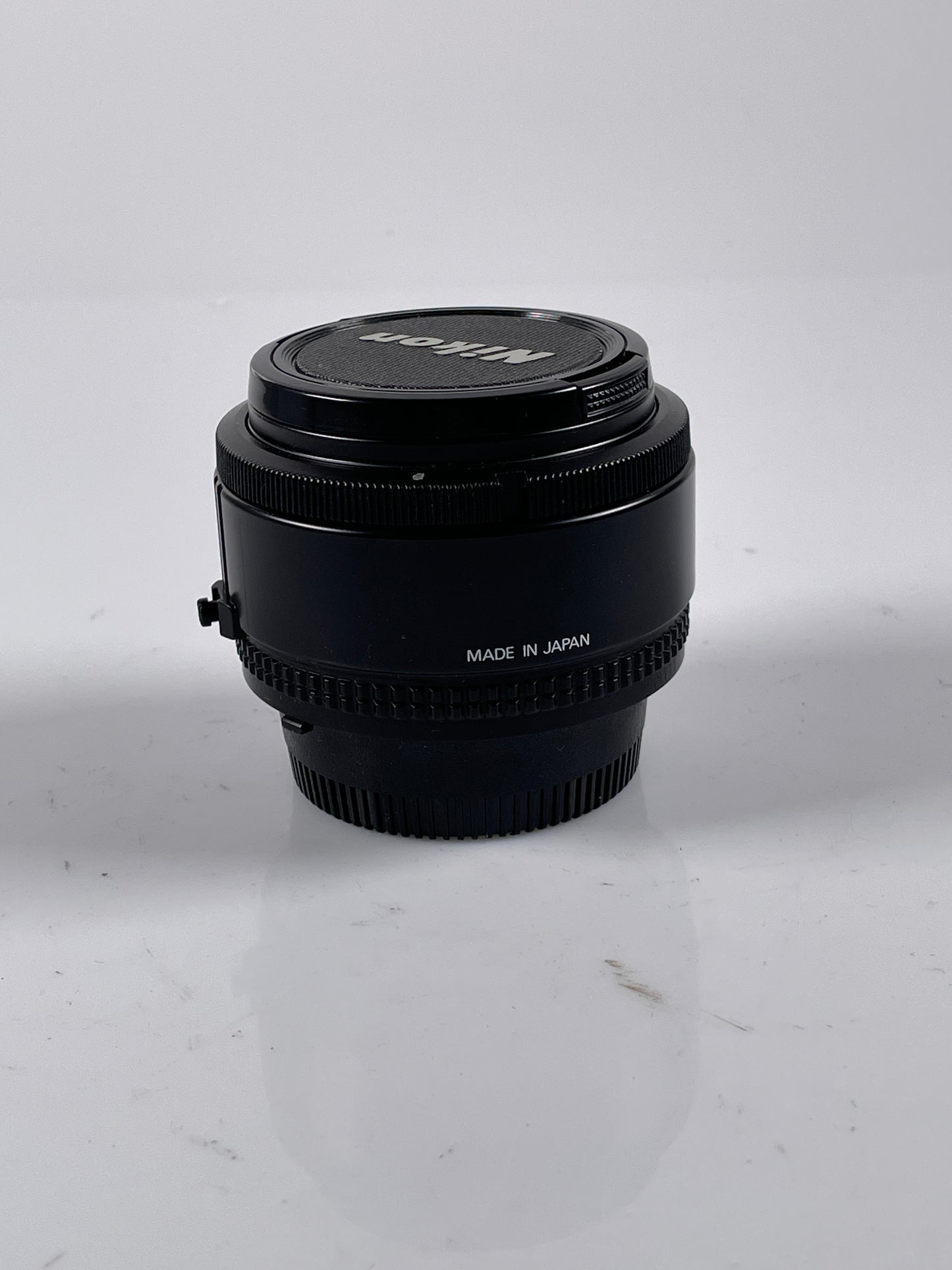 Nikon AF Nikkor 28mm f2.8 Wide Angle Prime Lens