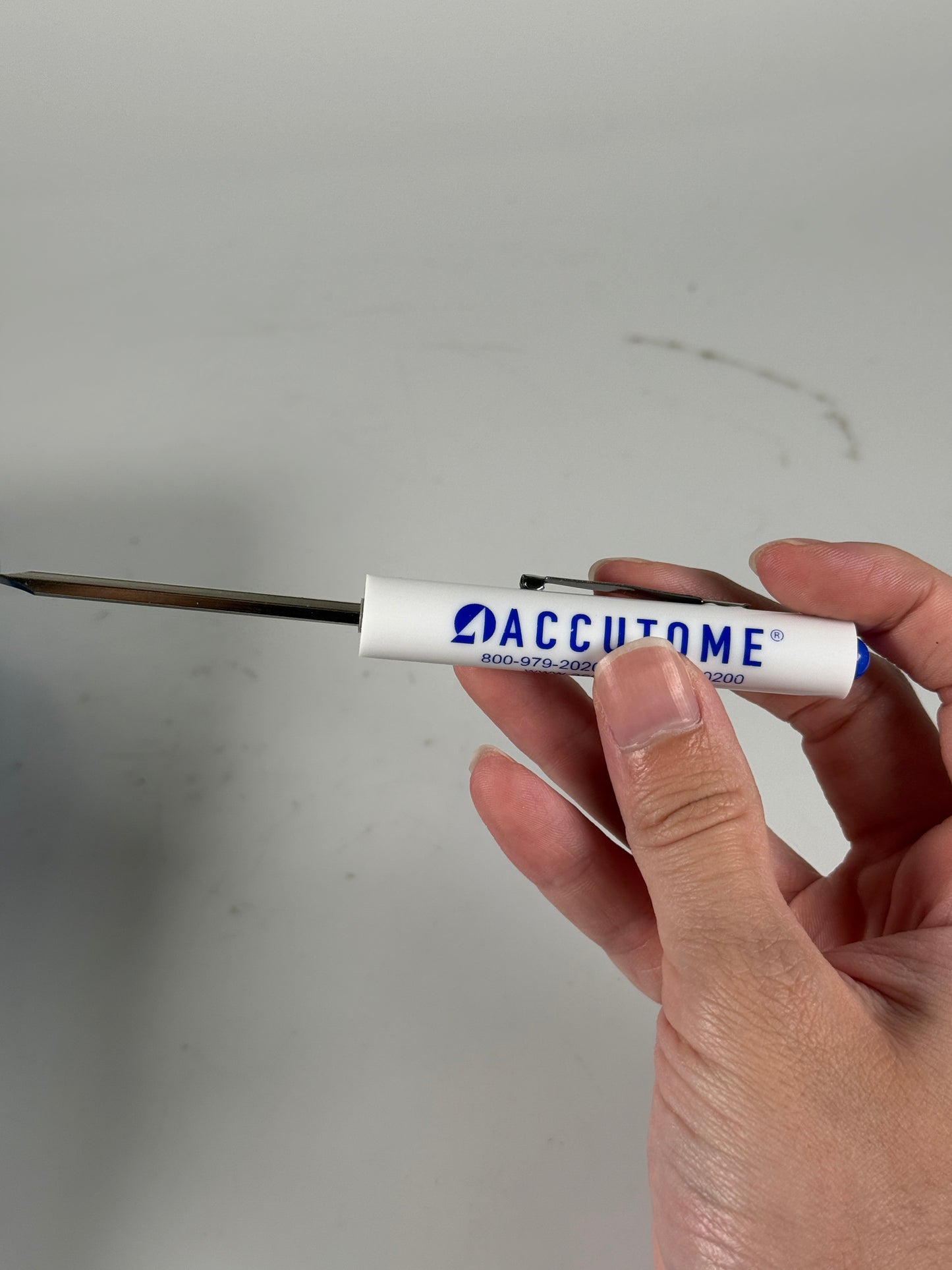 ACCUTOME PACHPEN MODEL 24-5100 PACHYMETER W/ CARRYNG CASE